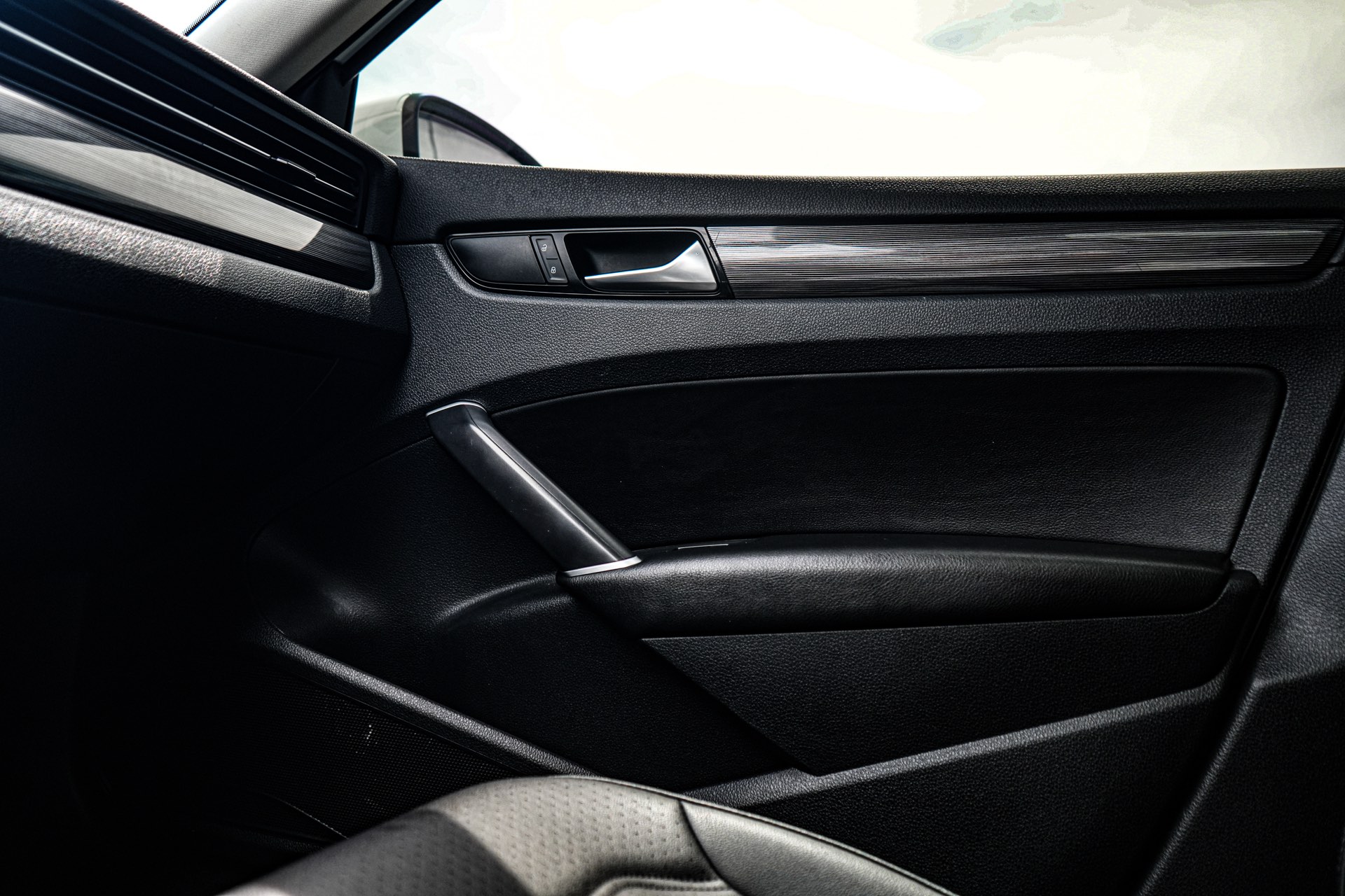 /firstmotors/2021-Volkswagen-Passat-48145559655415404.jpg