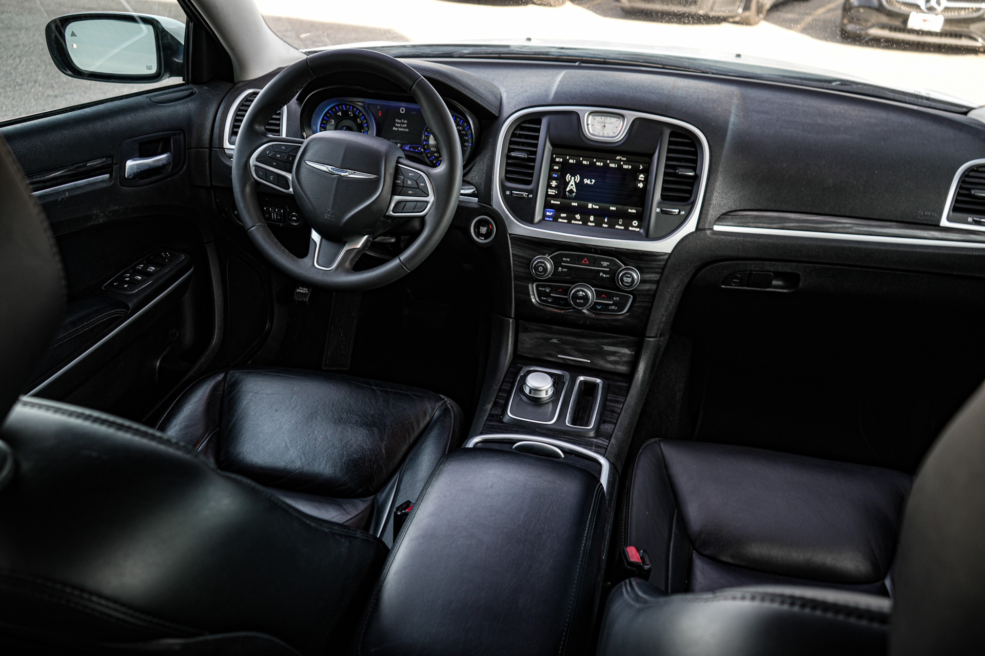 /firstmotors/2022-Chrysler-300-5823009108211292.jpg