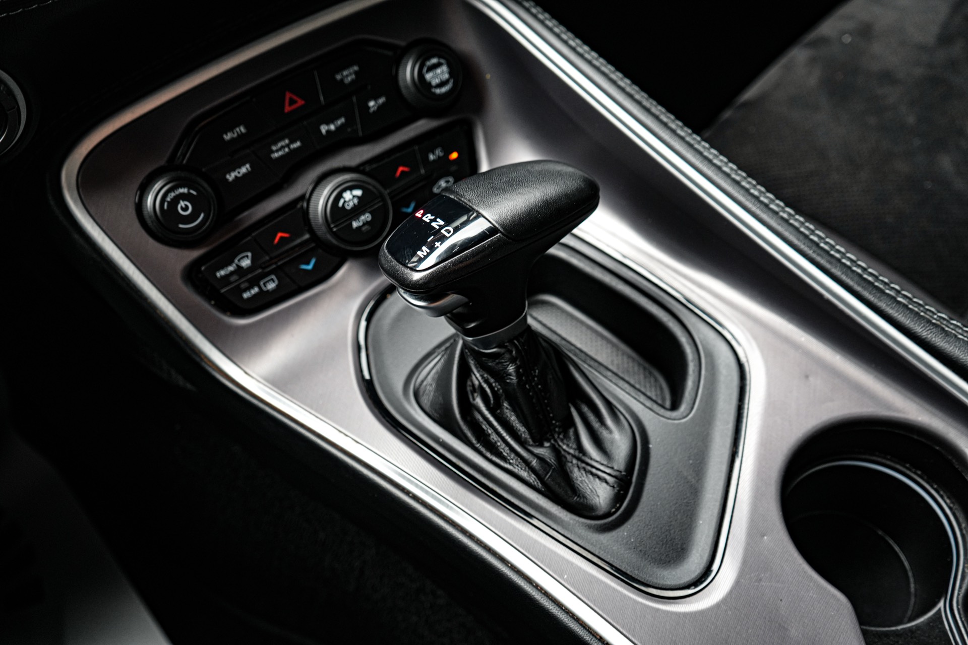 /firstmotors/2022-Dodge-Challenger-5216851320201676.jpg