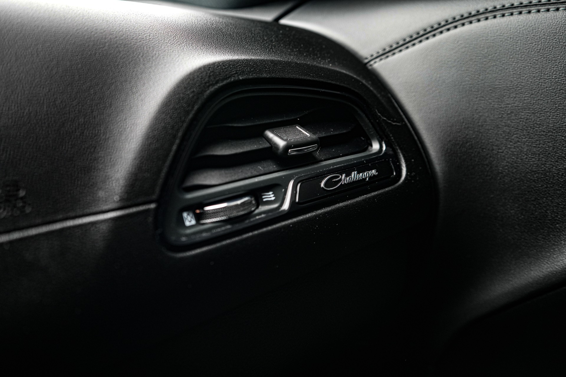 /firstmotors/2022-Dodge-Challenger-7888603617615528.jpg