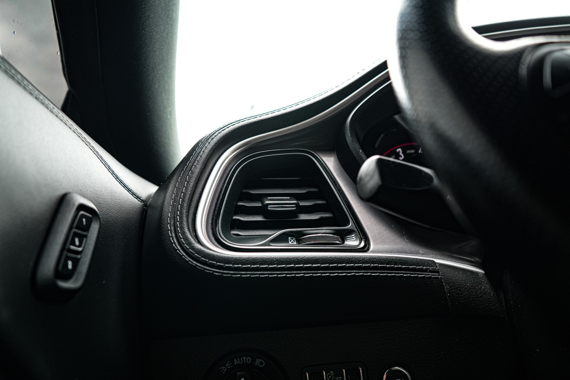 /firstmotors/2022-Dodge-Challenger-8685837925314956.jpg