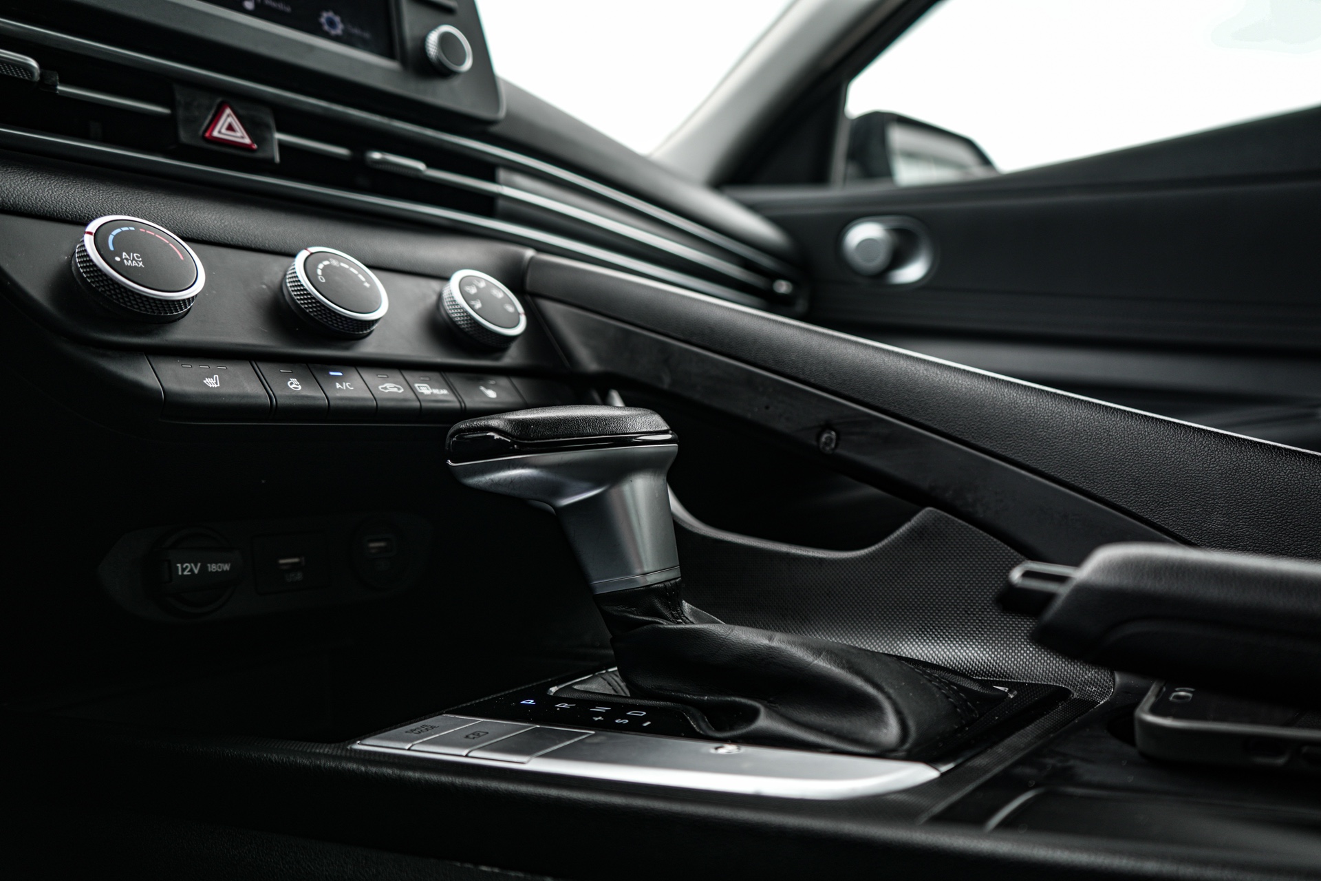 /firstmotors/2022-Hyundai-Elantra-14855825607368.jpg