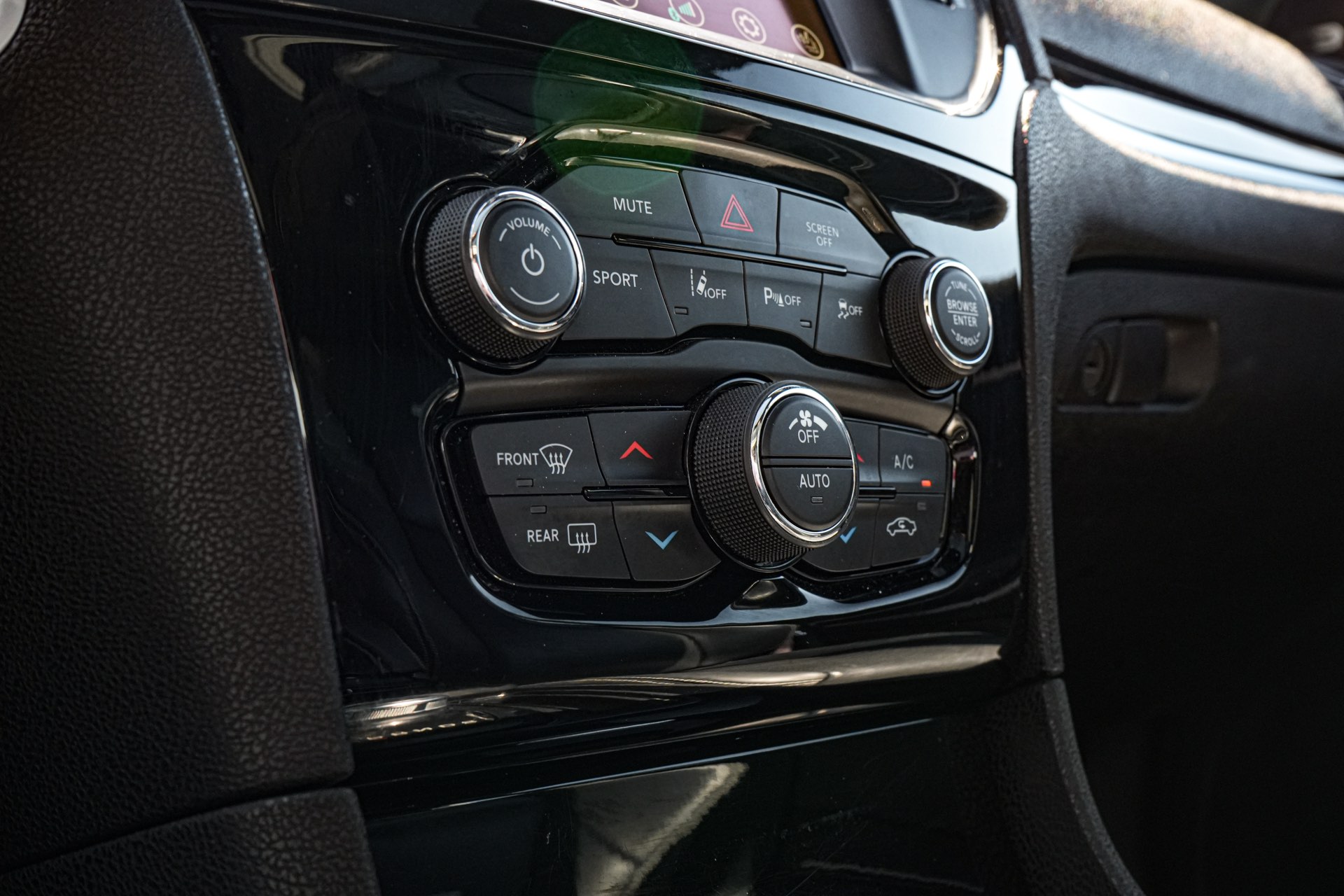 /firstmotors/2023-Chrysler-300-9757333986025143.jpg