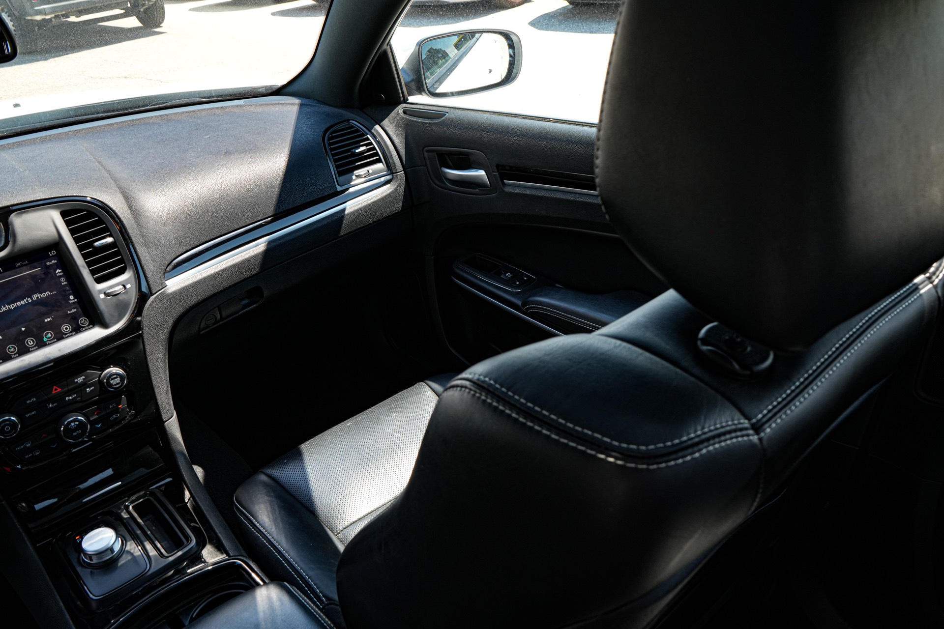 /firstmotors/2023-Chrysler-300-9859601898691672.jpg