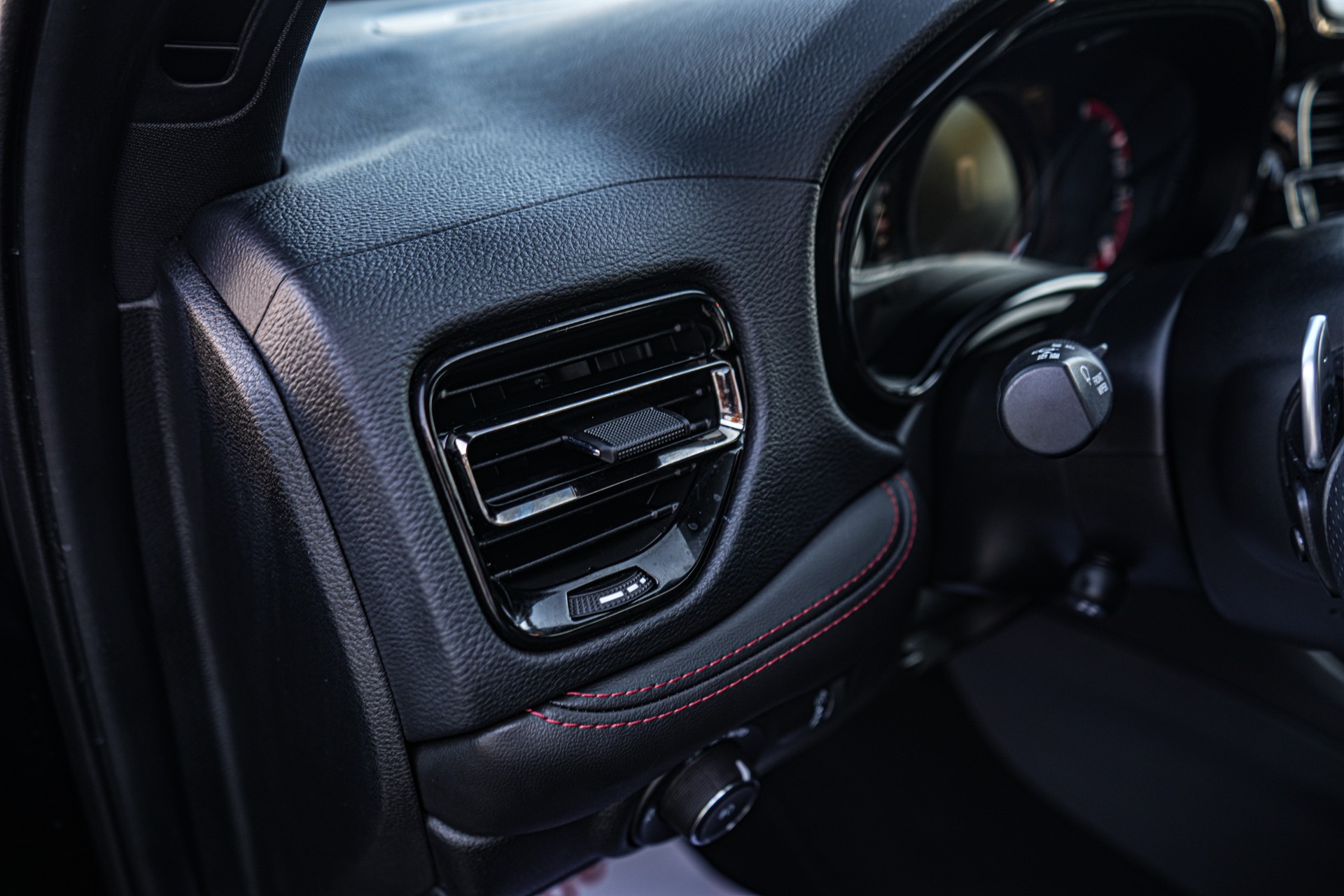 /firstmotors/2023-Dodge-Durango-9822486675082276.jpg