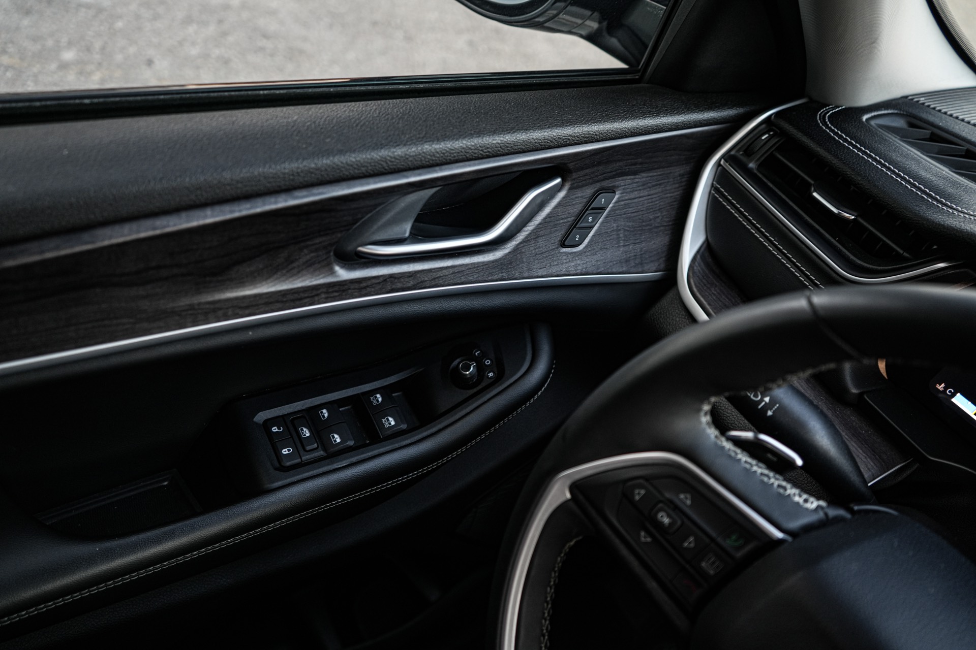 /firstmotors/2023-Jeep-GrandCherokee-2724298404092236.jpg
