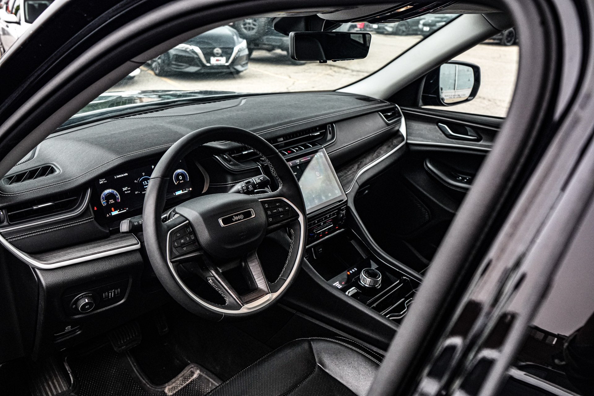 /firstmotors/2023-Jeep-GrandCherokee-4276633192982531.jpg