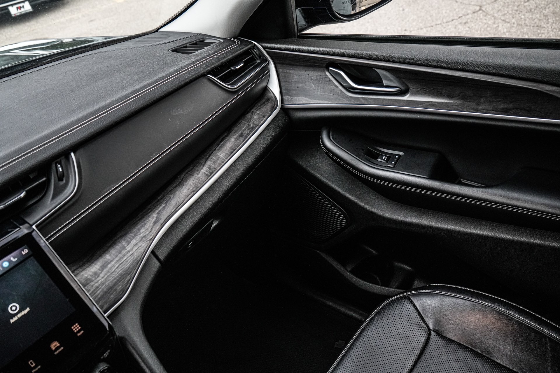 /firstmotors/2023-Jeep-GrandCherokee-7946990403811622.jpg
