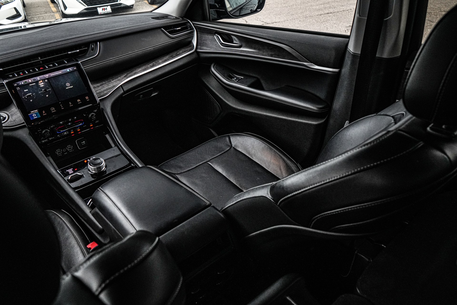 /firstmotors/2023-Jeep-GrandCherokee-8374228895133551.jpg