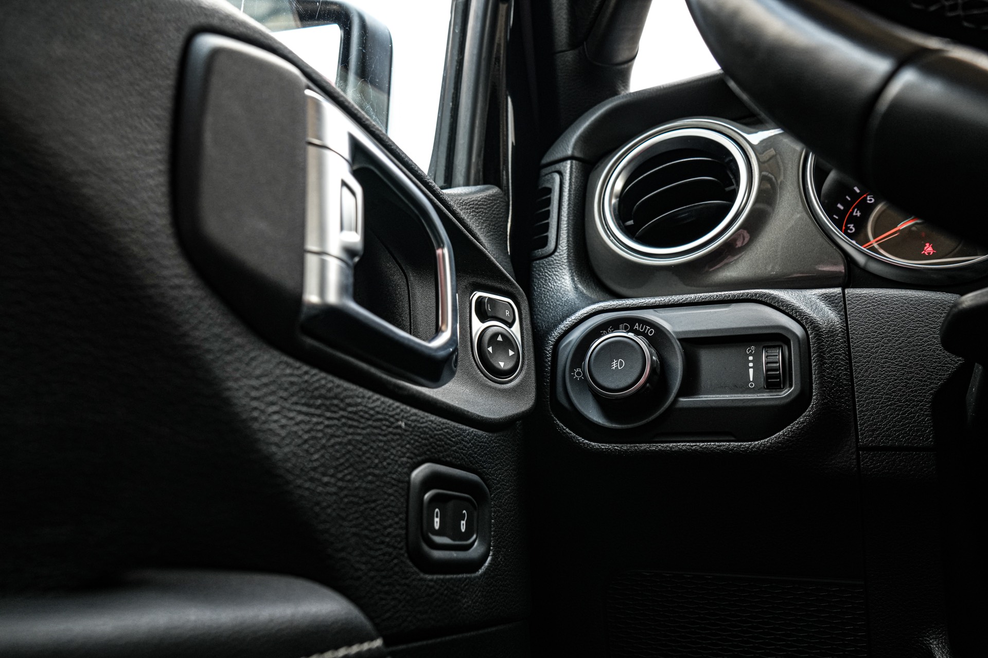 /firstmotors/2023-Jeep-Wrangler-13303967635302683.jpg