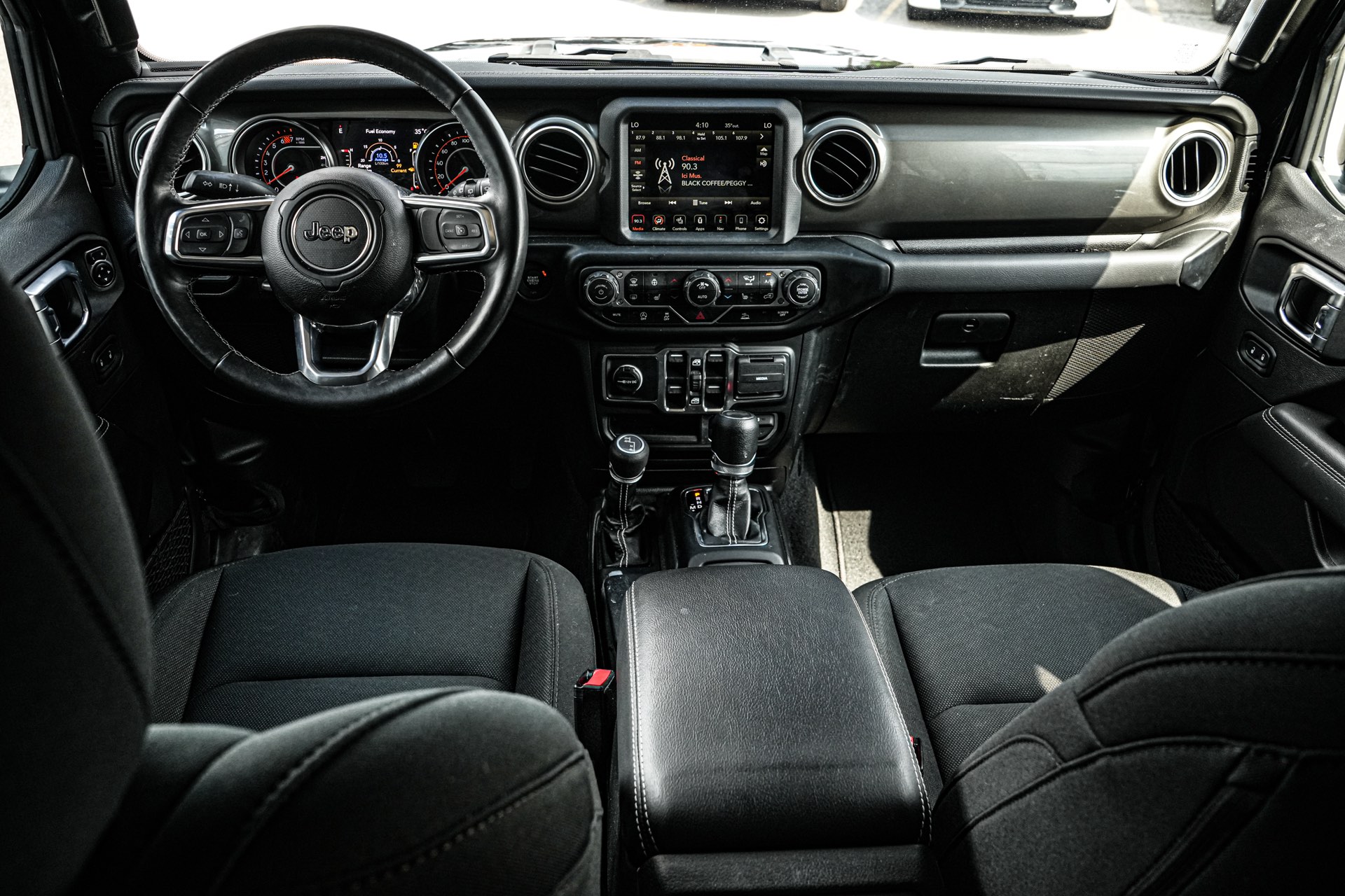 /firstmotors/2023-Jeep-Wrangler-40229962667968366.jpg