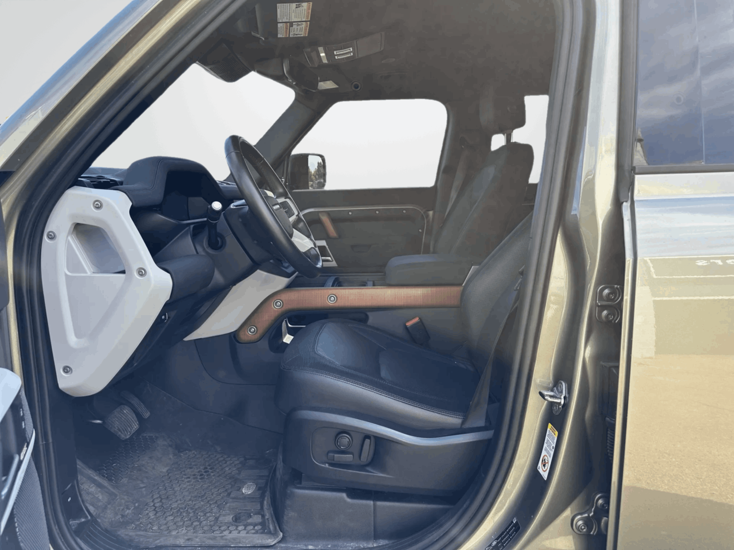 /firstmotors/2023-LandRover-Defender-6716175112744447.jpg