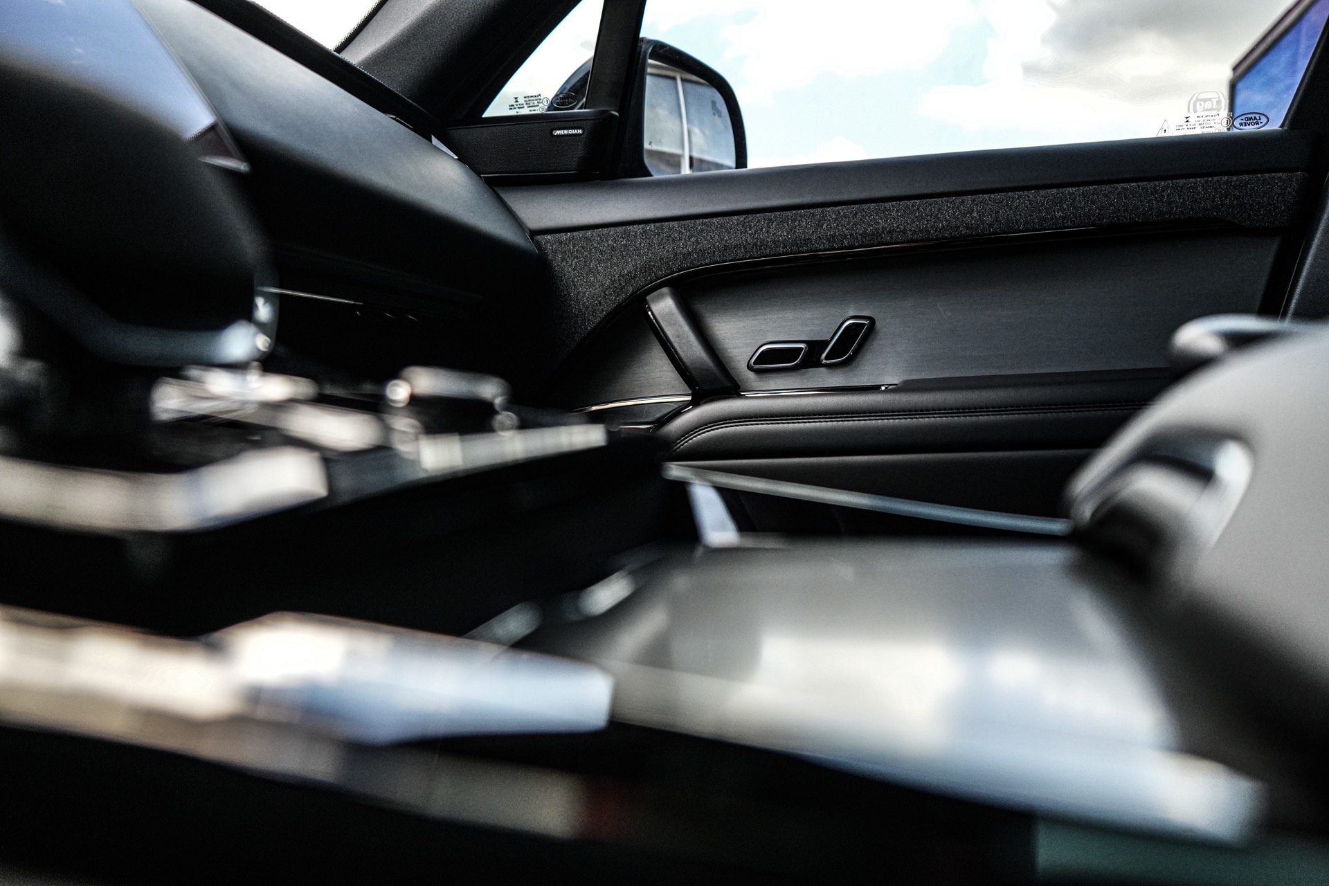 /firstmotors/2023-LandRover-RangeRover-1301253155425952.jpg