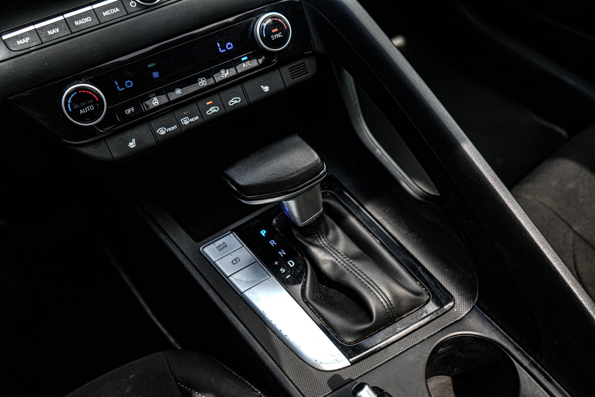 /firstmotors/2024-Hyundai-Elantra-9886624679688907.jpg