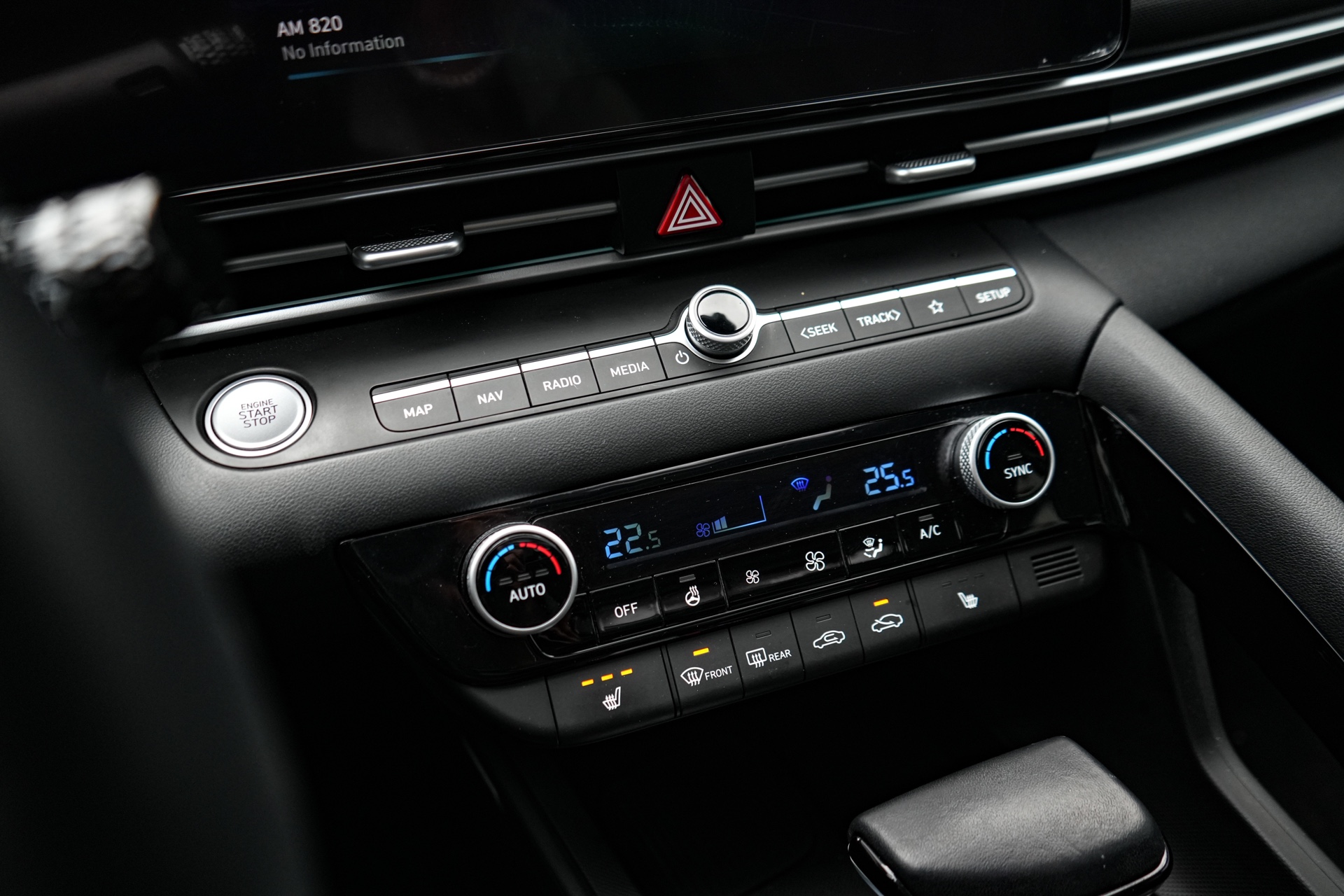 /firstmotors/2024-Hyundai-ElantraHybrid-7508003006568795.jpg