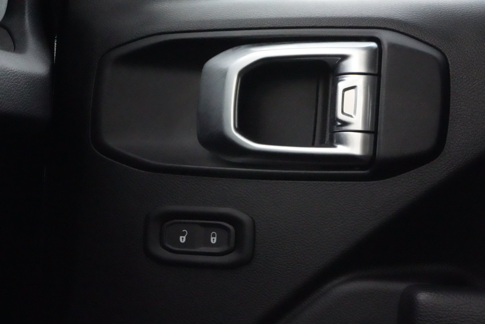 /firstmotors/2024-Jeep-Wrangler-2254930636433543.jpg