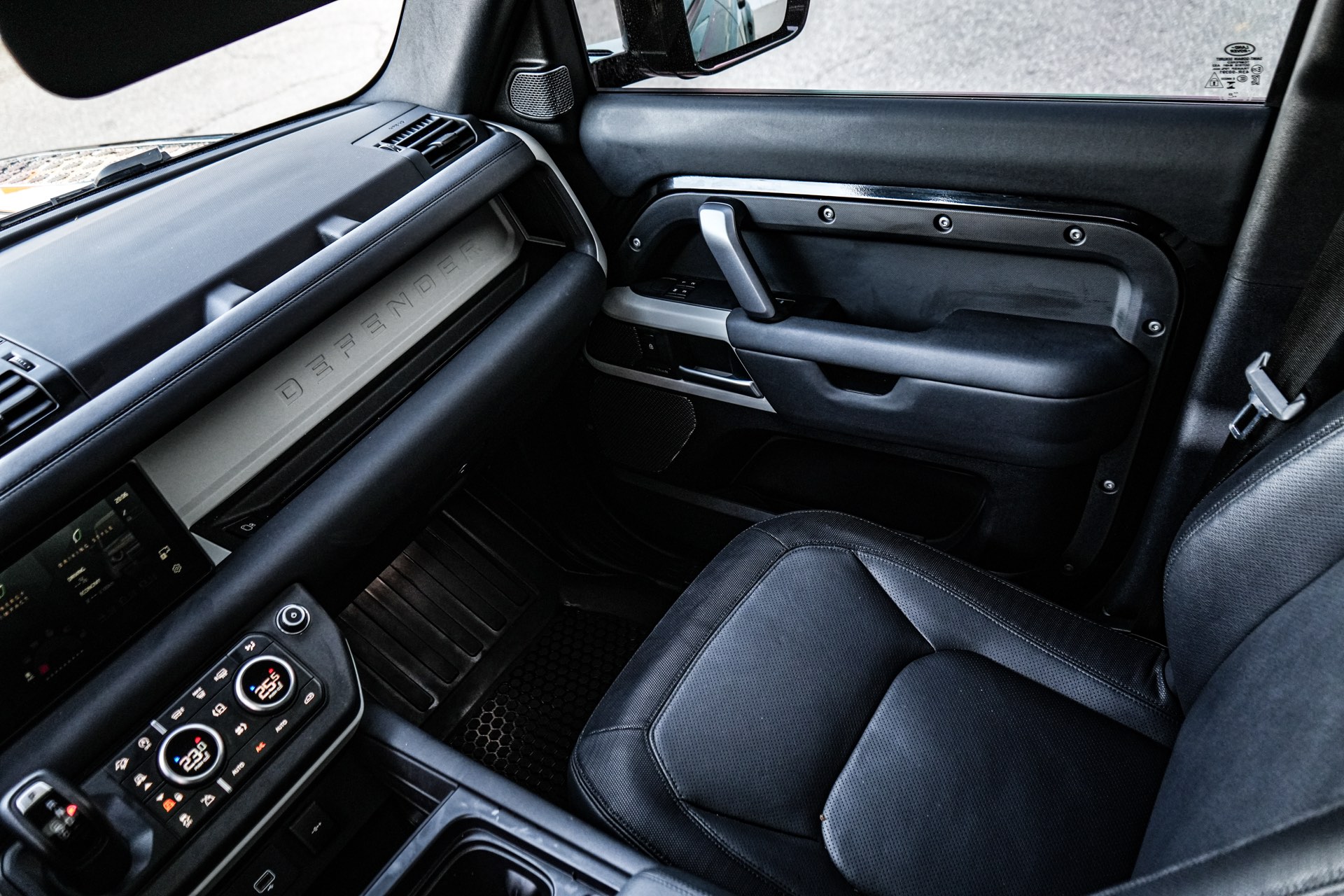 /firstmotors/2024-LandRover-Defender-7937265769939439.jpg