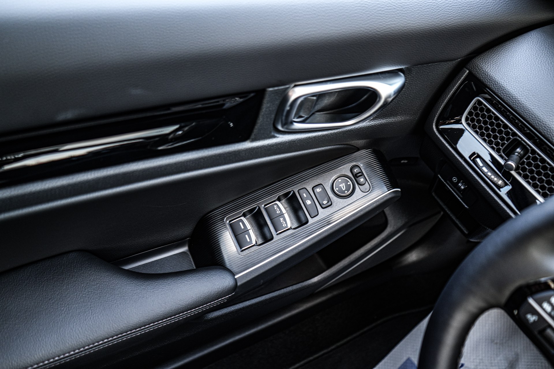 /firstmotors/2025-Honda-CivicHybrid-2618387719085802.jpg