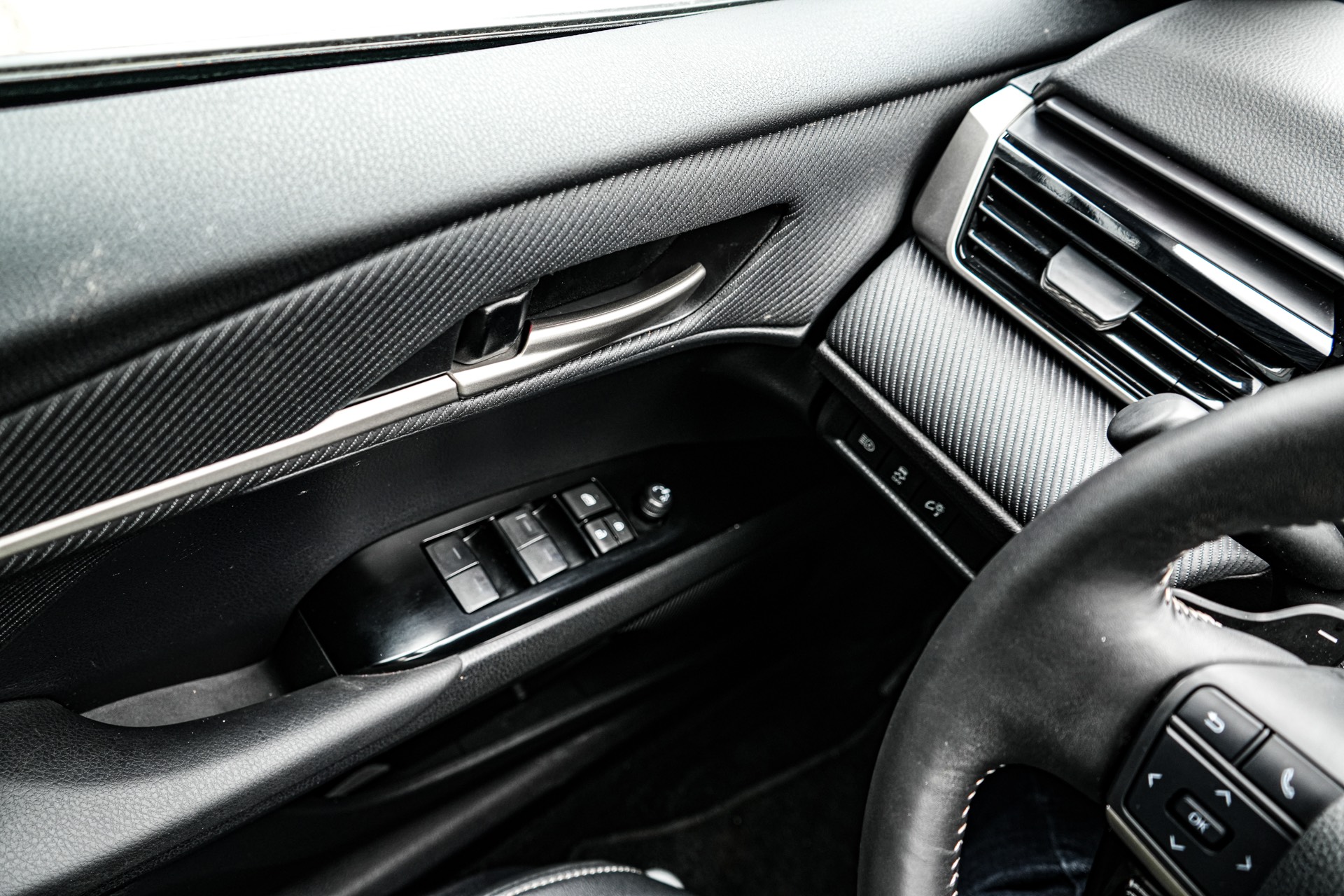/firstmotors/2025-Toyota-Camry-6105567574621493.jpg