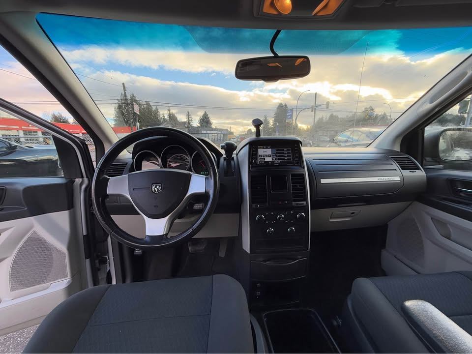 /grewalmotorsltd/2010-Dodge-GrandCaravan-6004689115617172.jpg