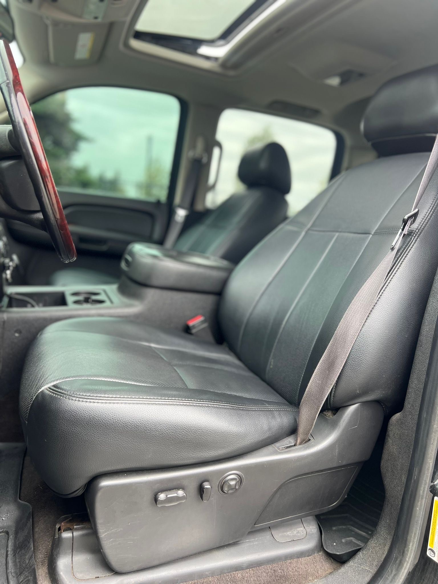 /grewalmotorsltd/2014-Chevrolet-Silverado3500HD-6985290714594459.jpg
