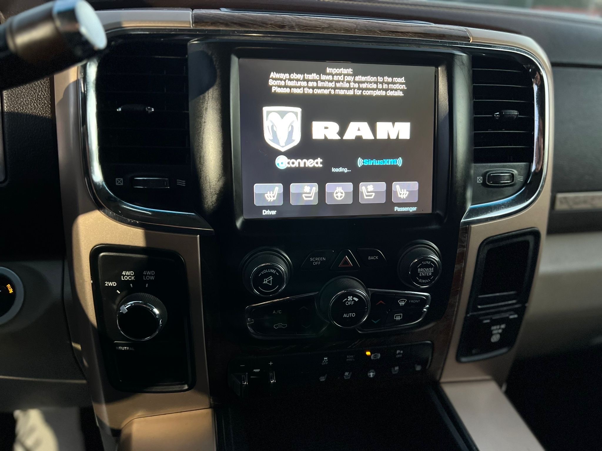 /grewalmotorsltd/2014-Ram-3500-4224298050152251.jpg
