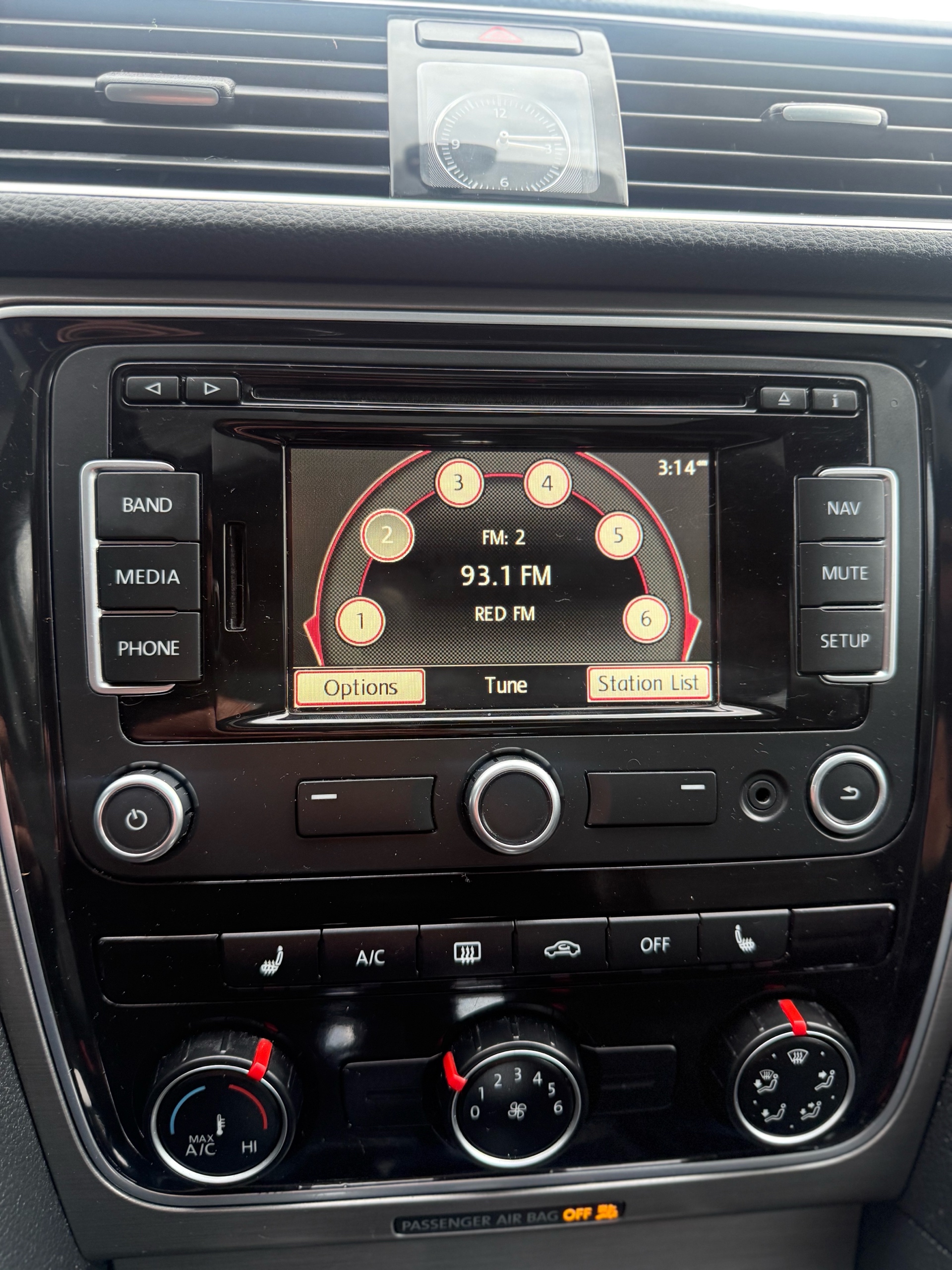 /grewalmotorsltd/2014-Volkswagen-Passat-33925555824812736.jpg