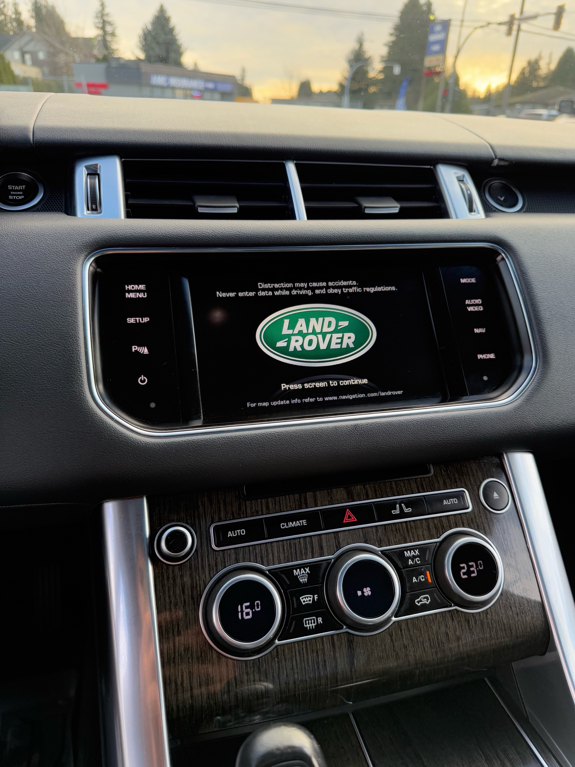 /grewalmotorsltd/2015-LandRover-RangeRover-6400761129188128.jpg