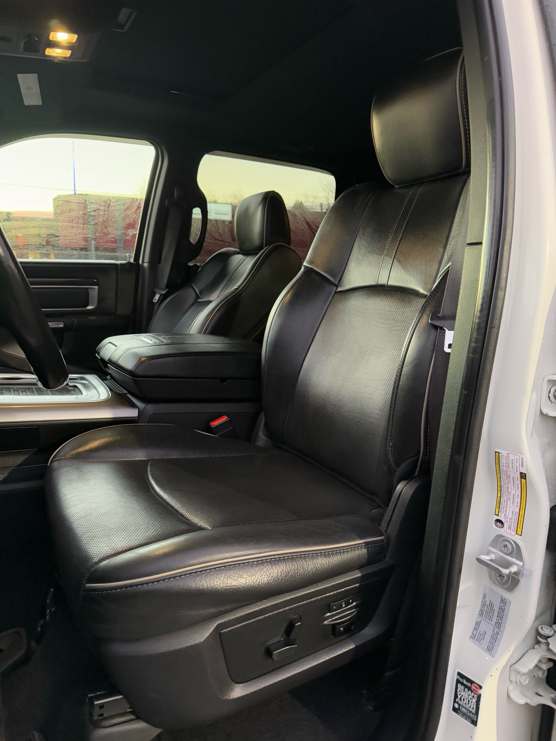 /grewalmotorsltd/2016-Ram-3500-22824655506847513.jpg