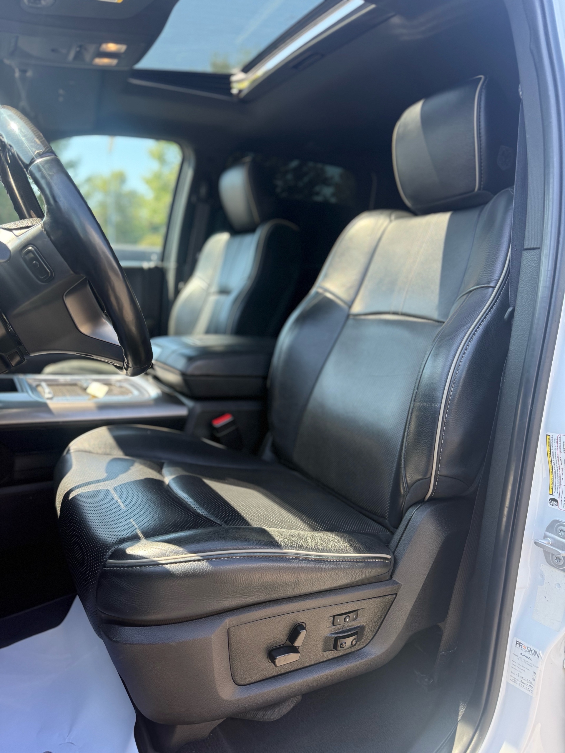 /grewalmotorsltd/2016-Ram-3500-6233198565179676.jpg