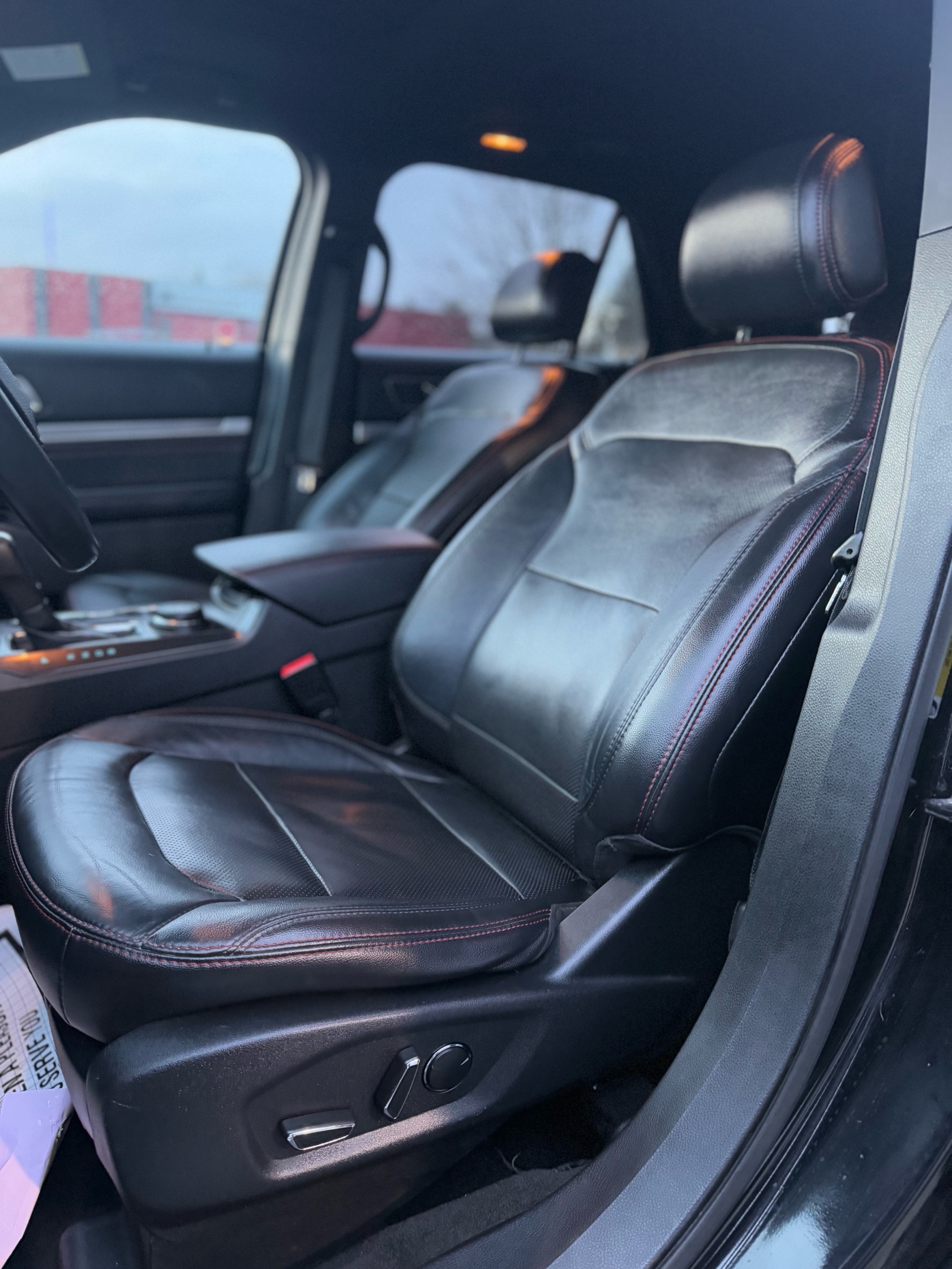 /grewalmotorsltd/2017-Ford-Explorer-06373831822936915.jpg