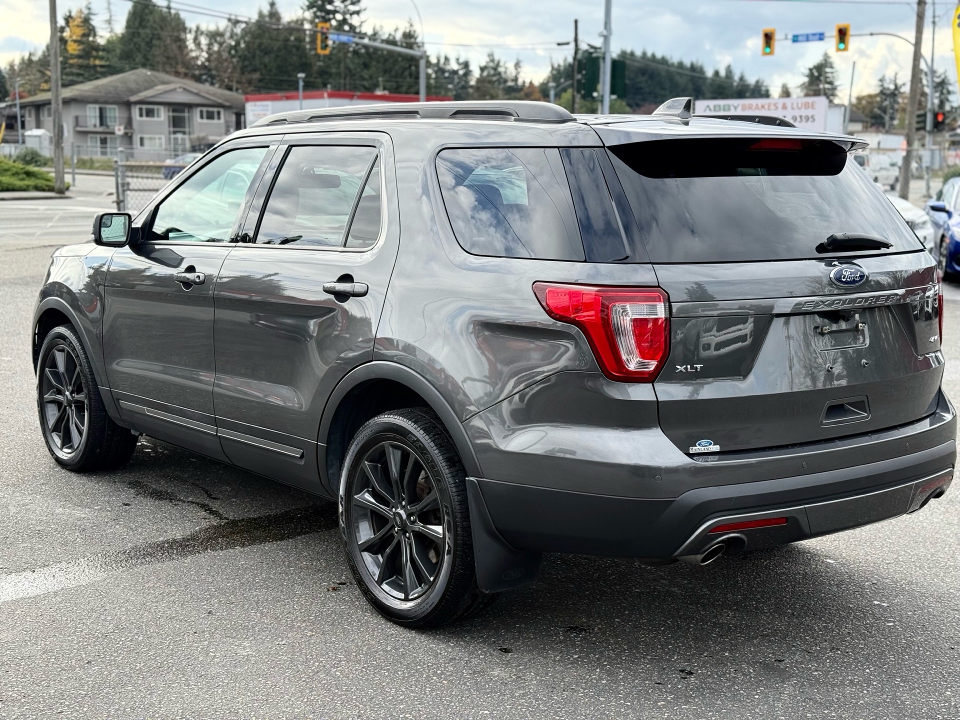 /grewalmotorsltd/2017-Ford-Explorer-41235857357644345.jpg