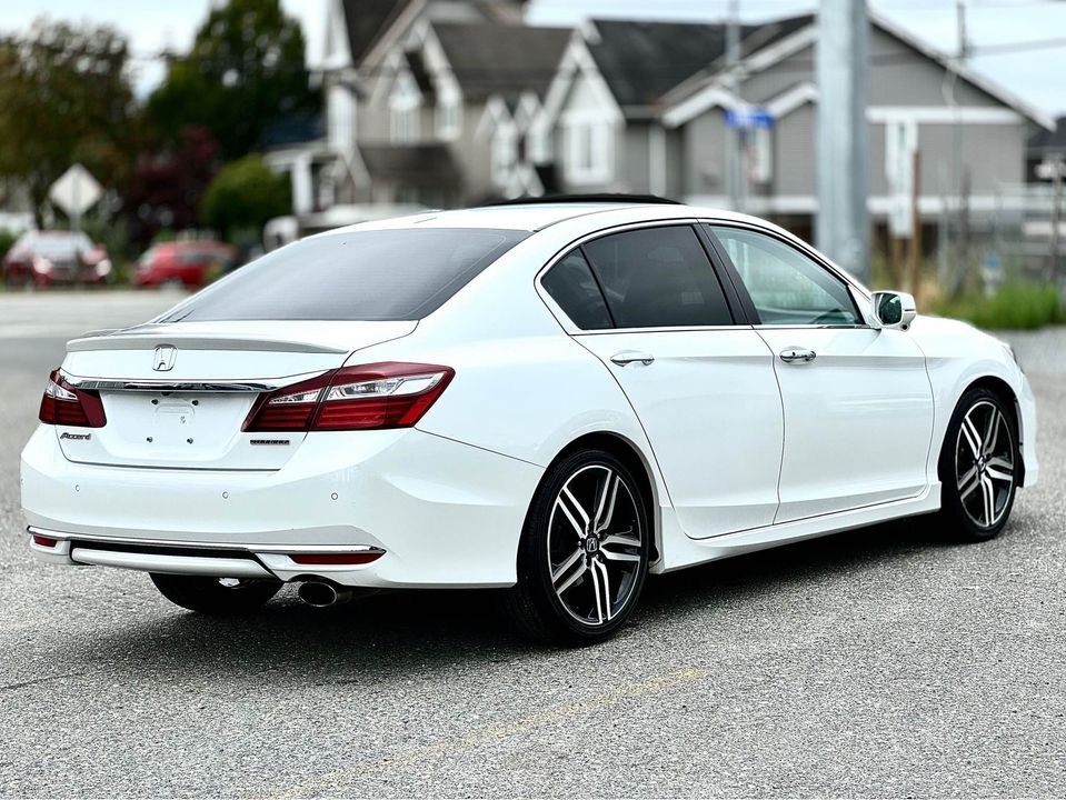 /grewalmotorsltd/2017-Honda-Accord-18010433784630342.jpg