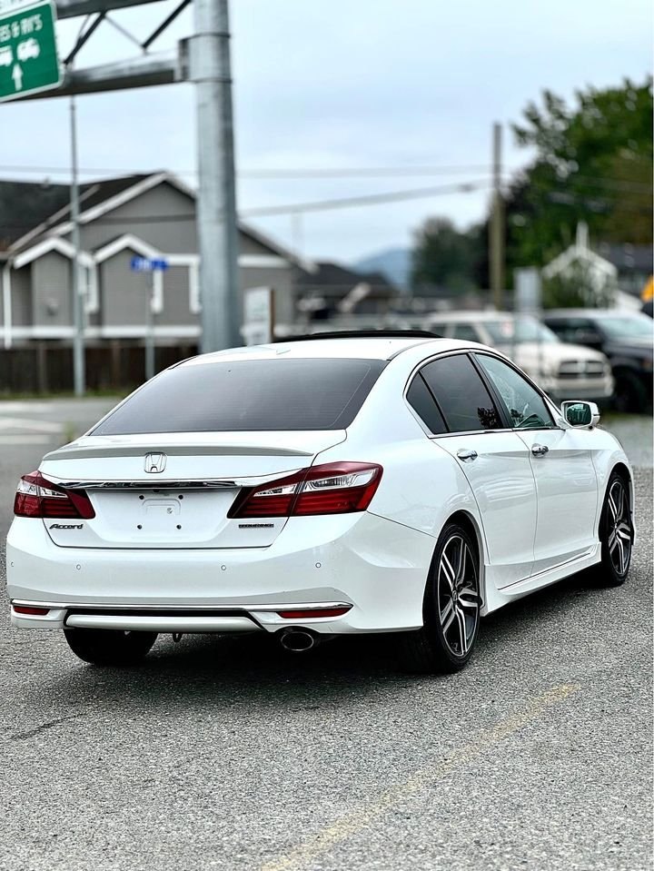 /grewalmotorsltd/2017-Honda-Accord-672220458243526.jpg