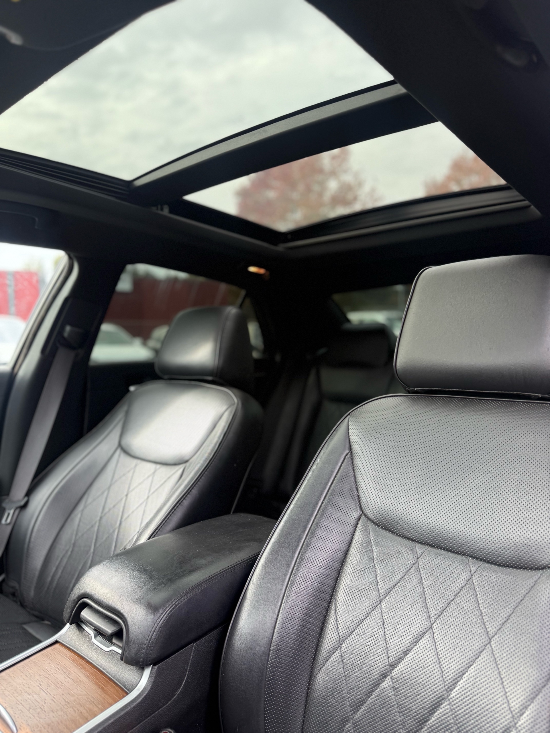 /grewalmotorsltd/2018-Chrysler-300-331373742280499.jpg