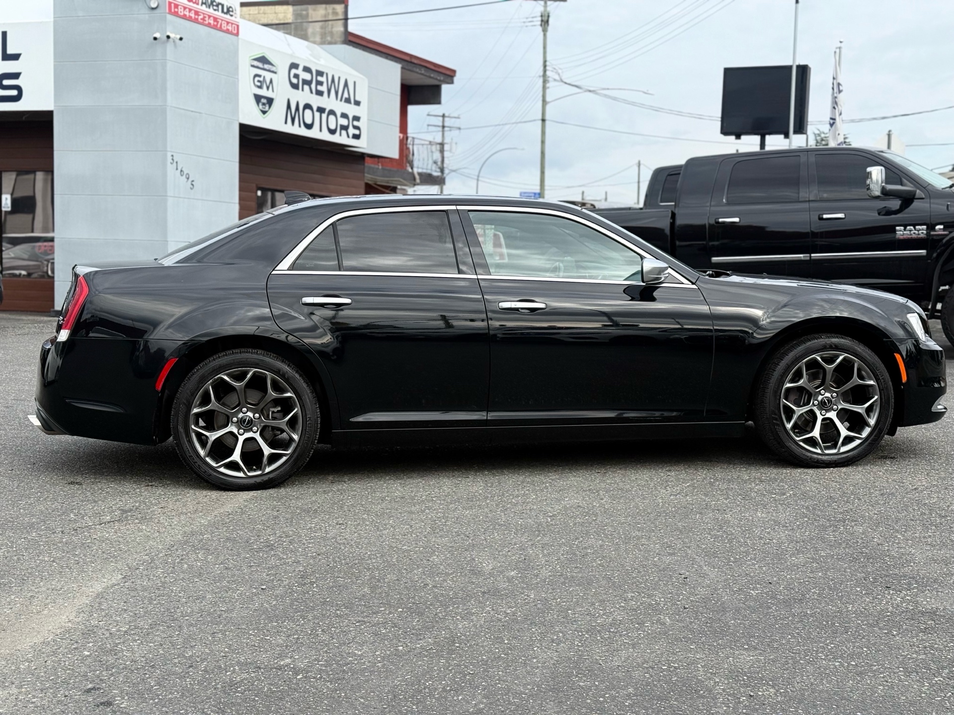 /grewalmotorsltd/2018-Chrysler-300-40173422424963023.jpg