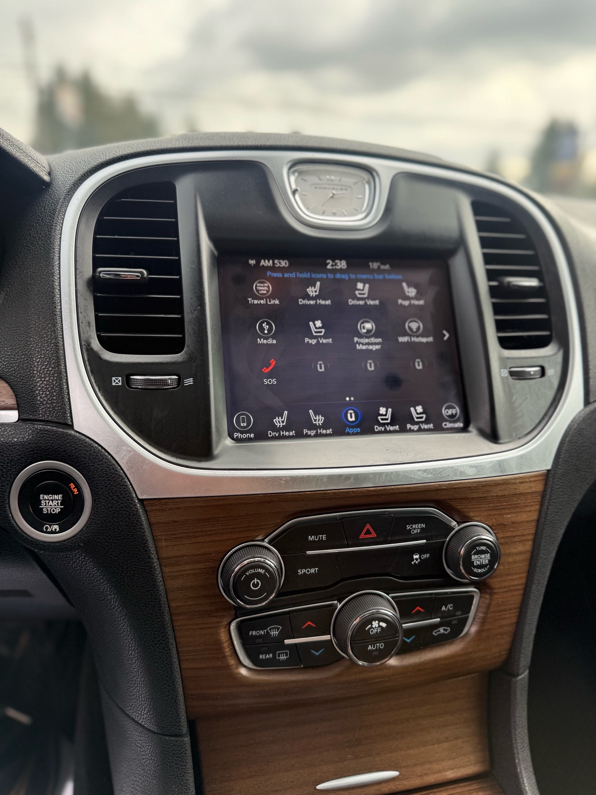 /grewalmotorsltd/2018-Chrysler-300-6217600301066992.jpg