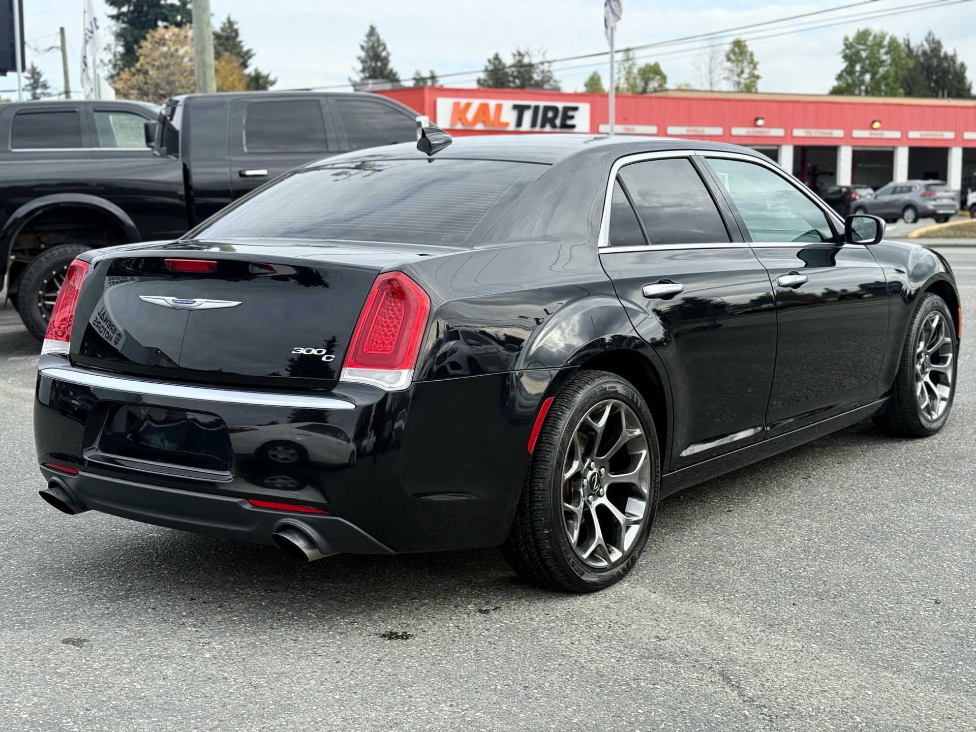 /grewalmotorsltd/2018-Chrysler-300-6557250788290643.jpg