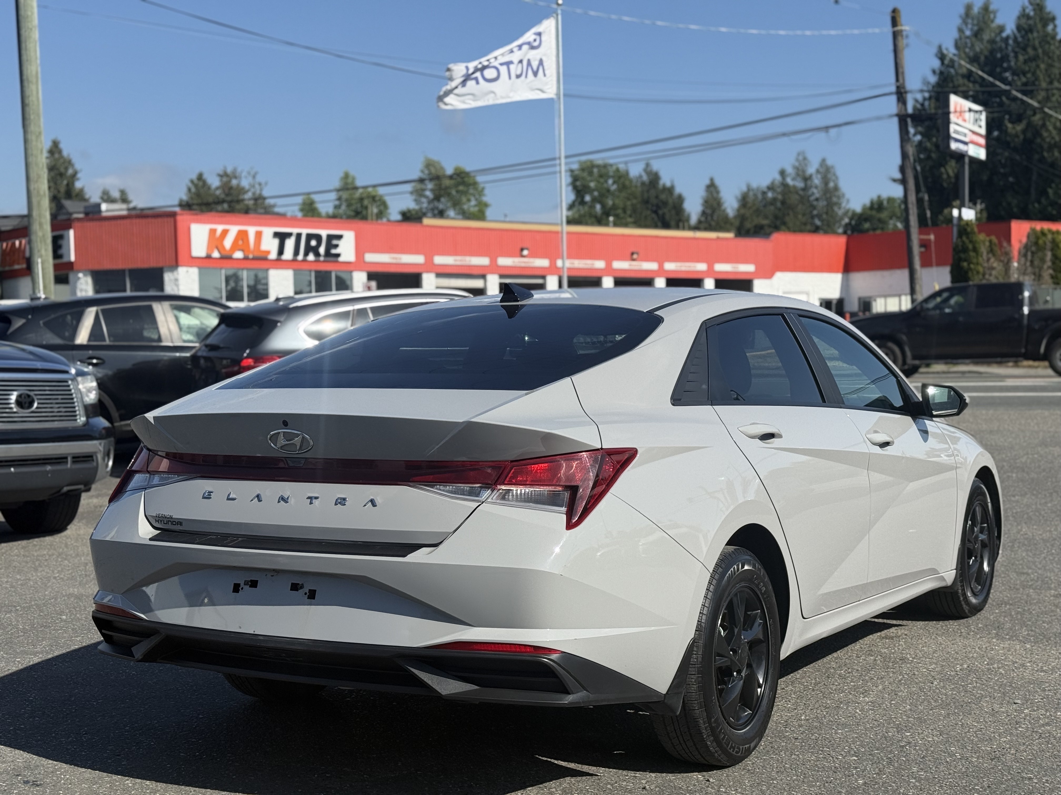/grewalmotorsltd/2022-Hyundai-Elantra-5702231726324549.jpg