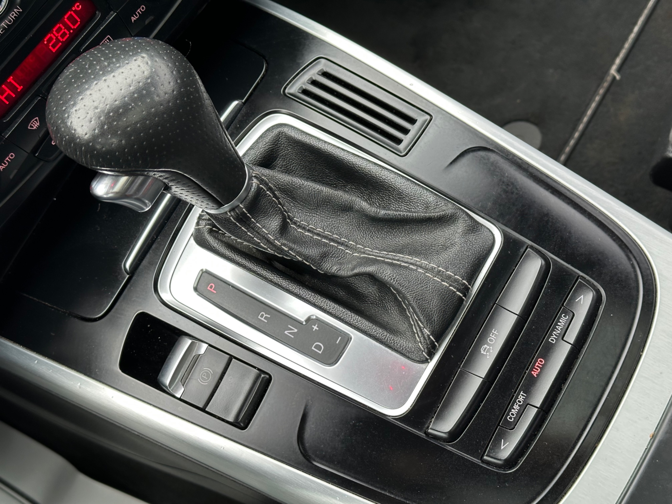 /gundhu/2012-Audi-A5-12517011551344304.jpg