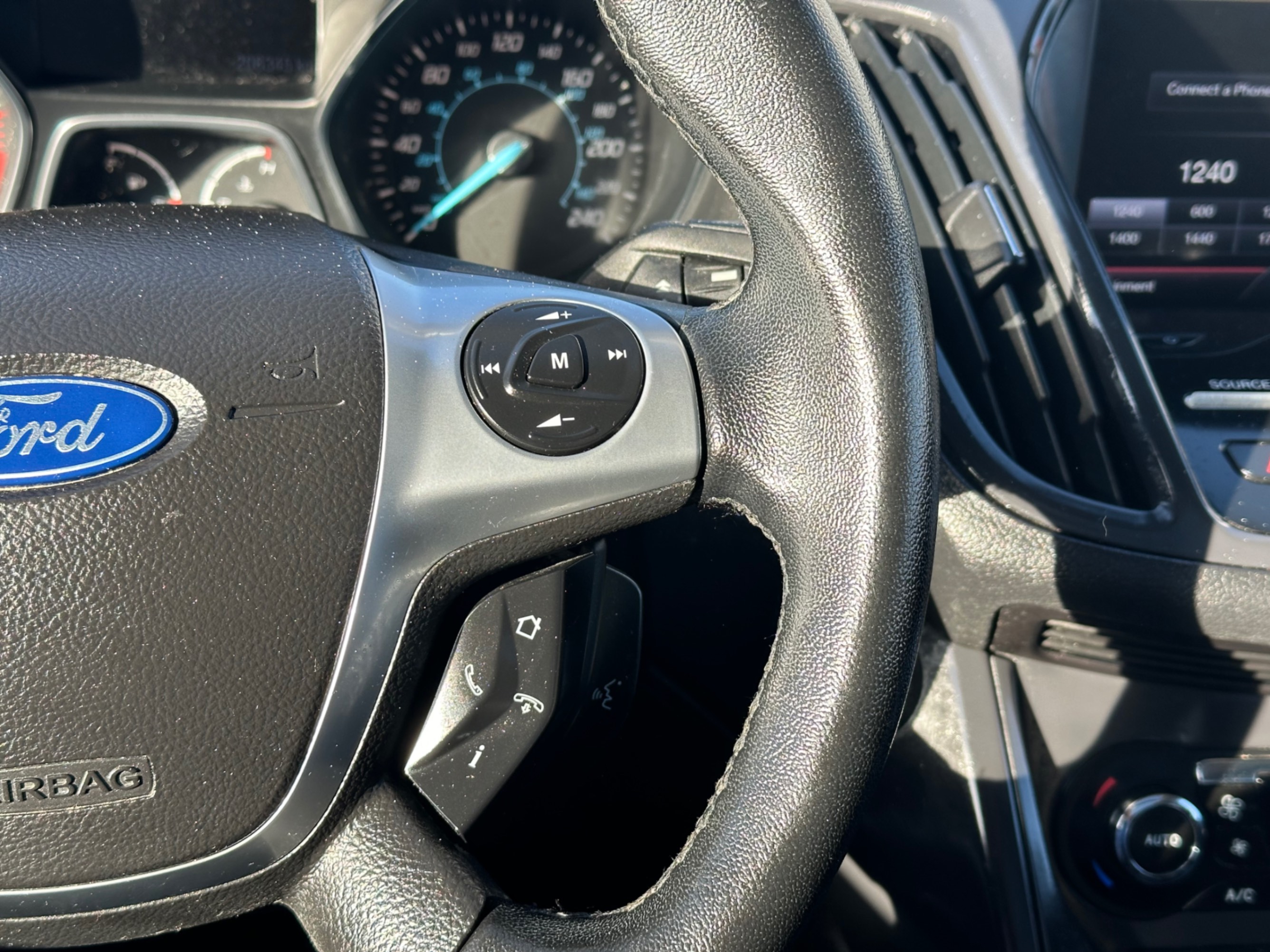 /gundhu/2013-Ford-Escape-13094405712222734.jpg