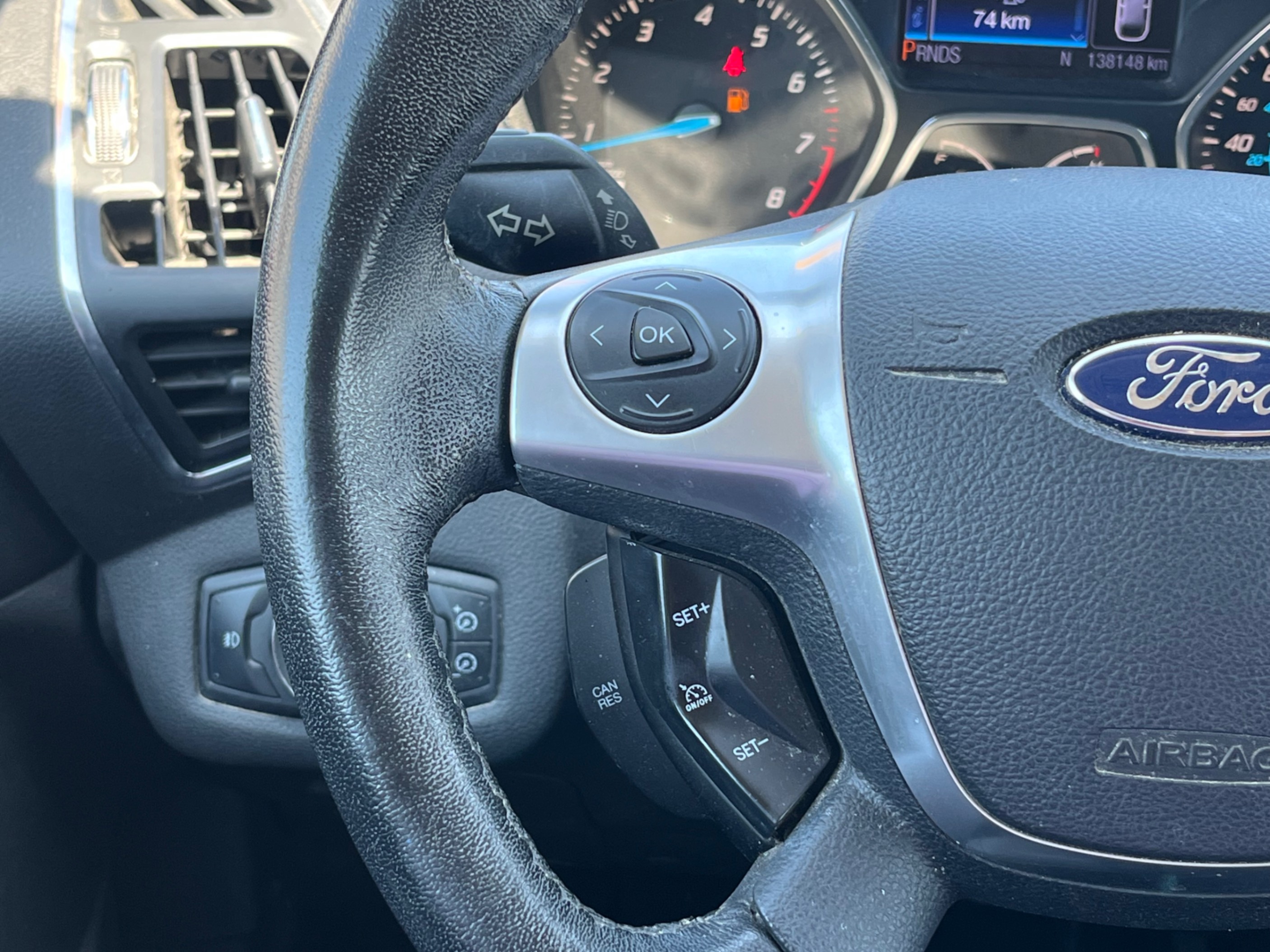 /gundhu/2013-Ford-Escape-5398861315241832.jpg