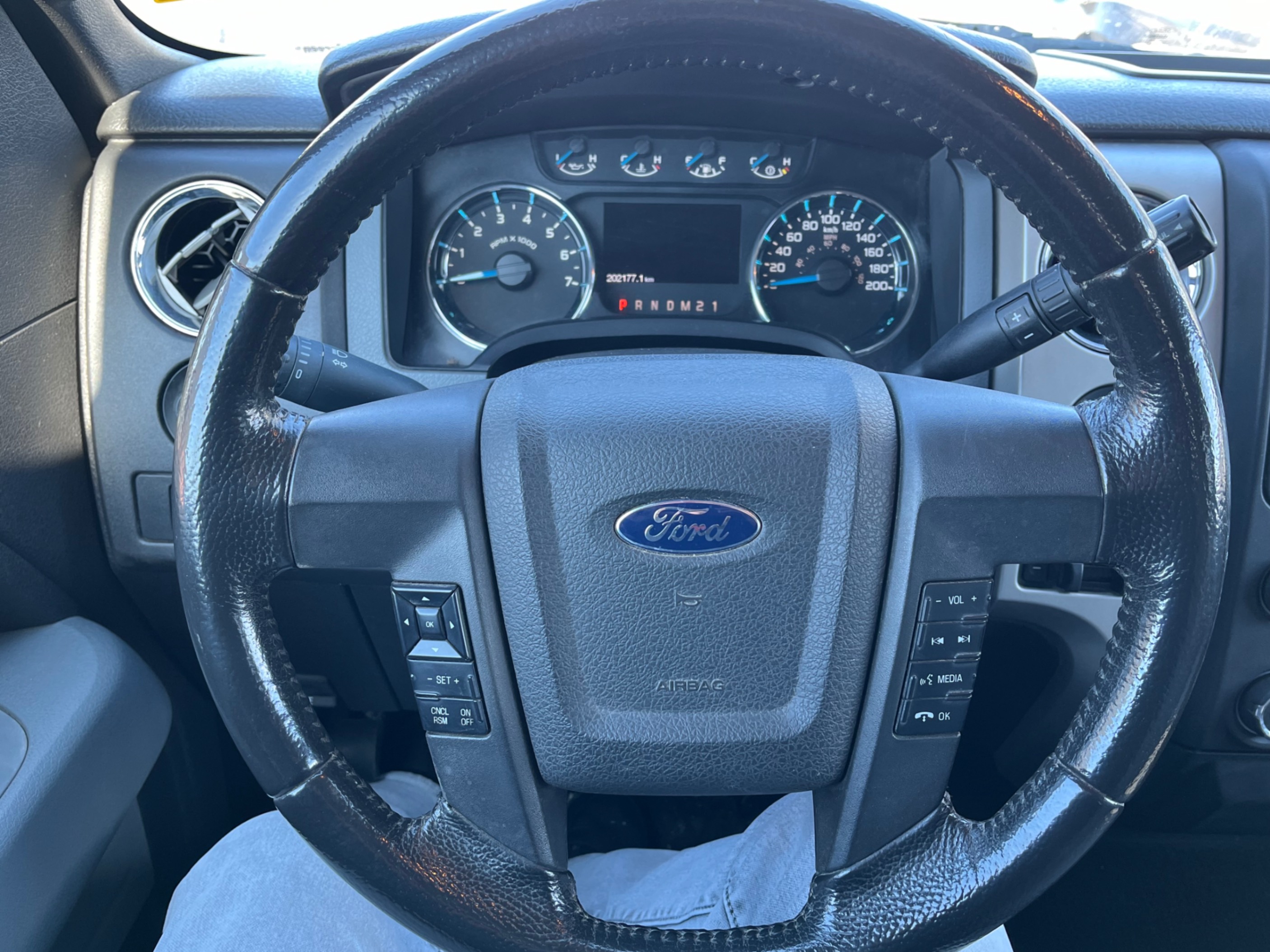 /gundhu/2013-Ford-F-150-4667345637444309.jpg