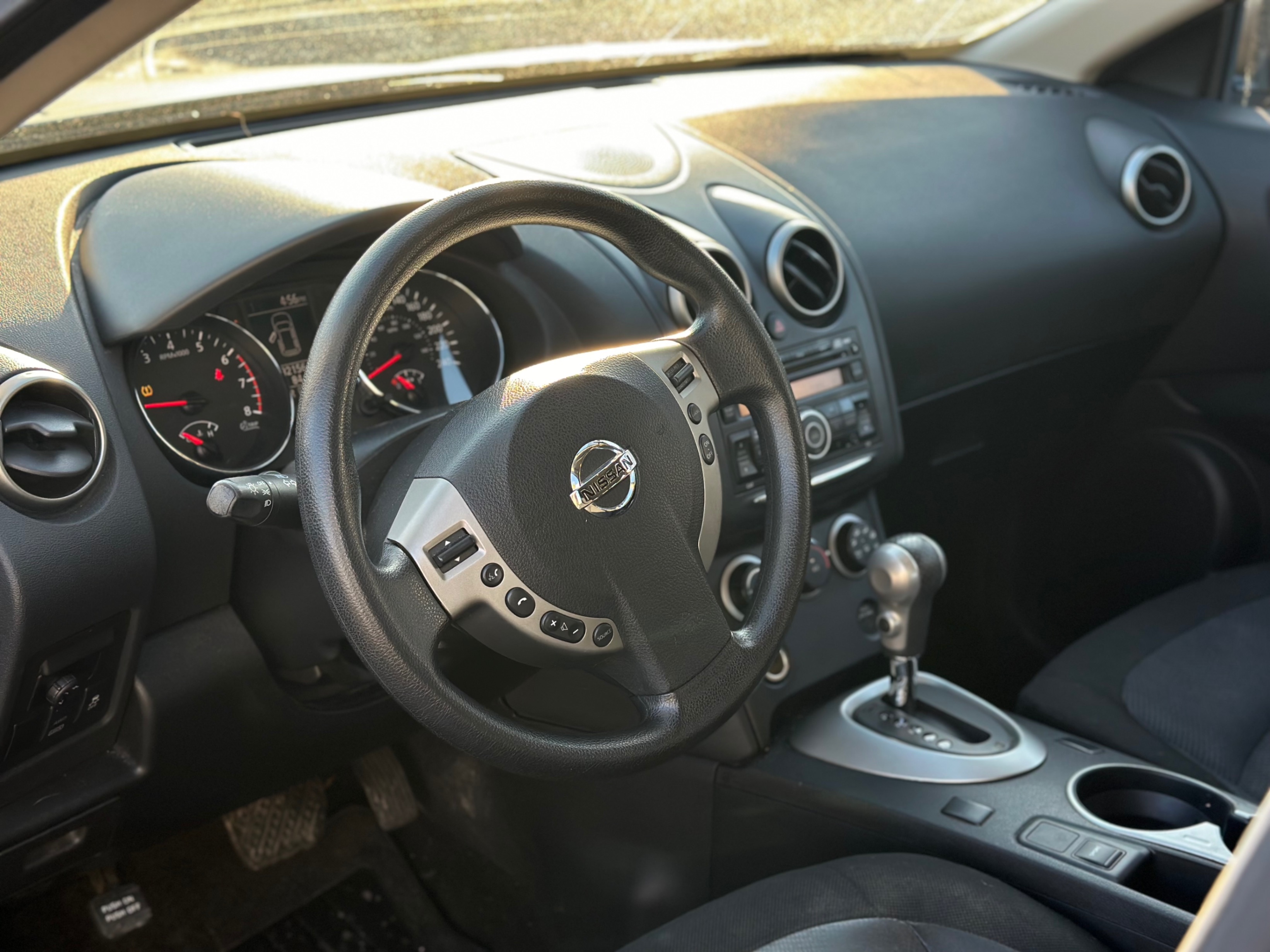 /gundhu/2013-Nissan-Rogue-010021598506622986.jpg