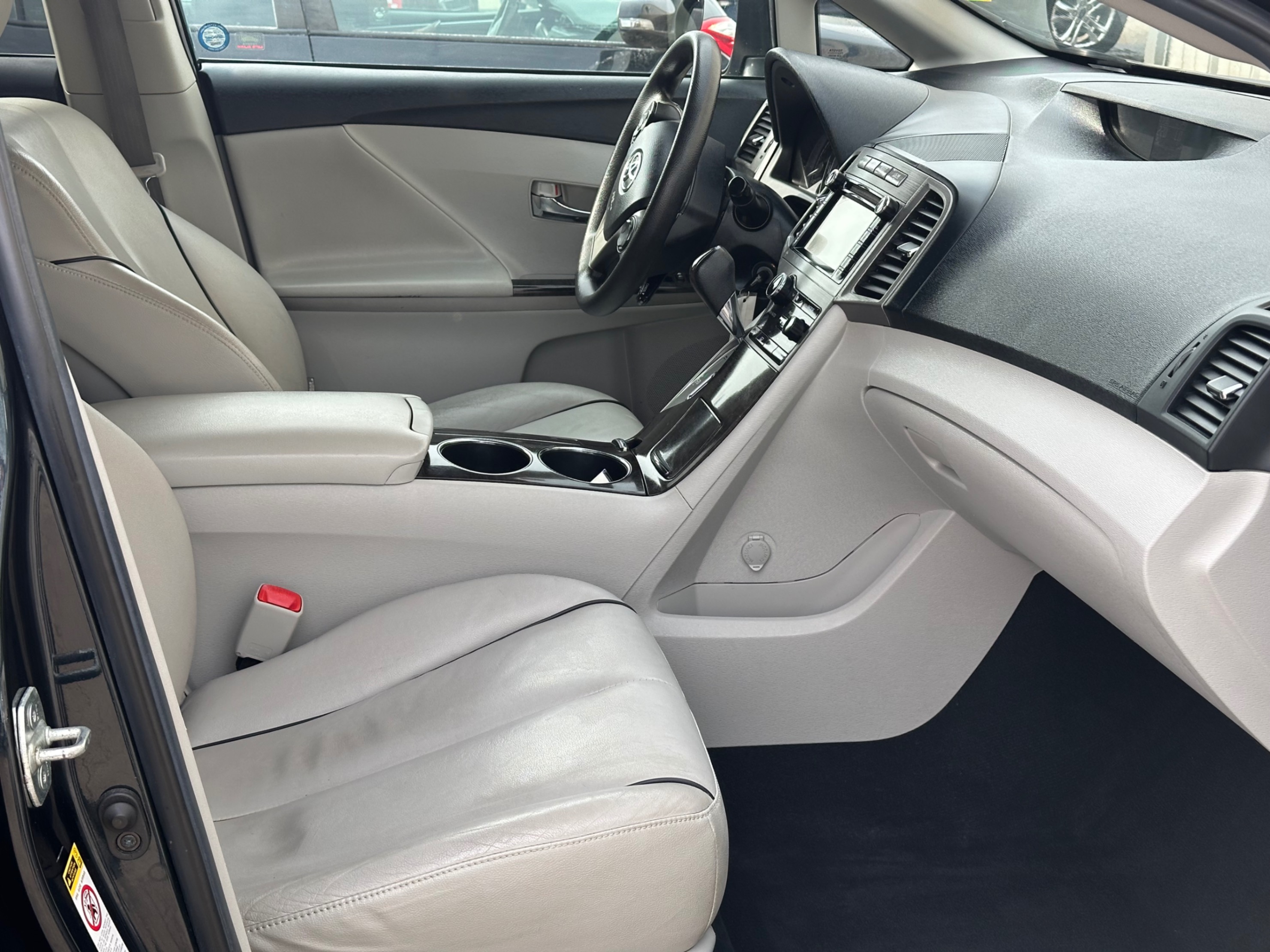 /gundhu/2013-Toyota-Venza-29531410569115835.jpg