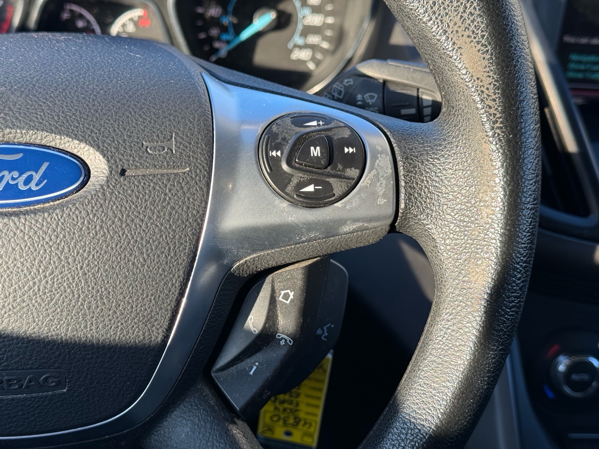 /gundhu/2014-Ford-Escape-3781302104479629.jpg