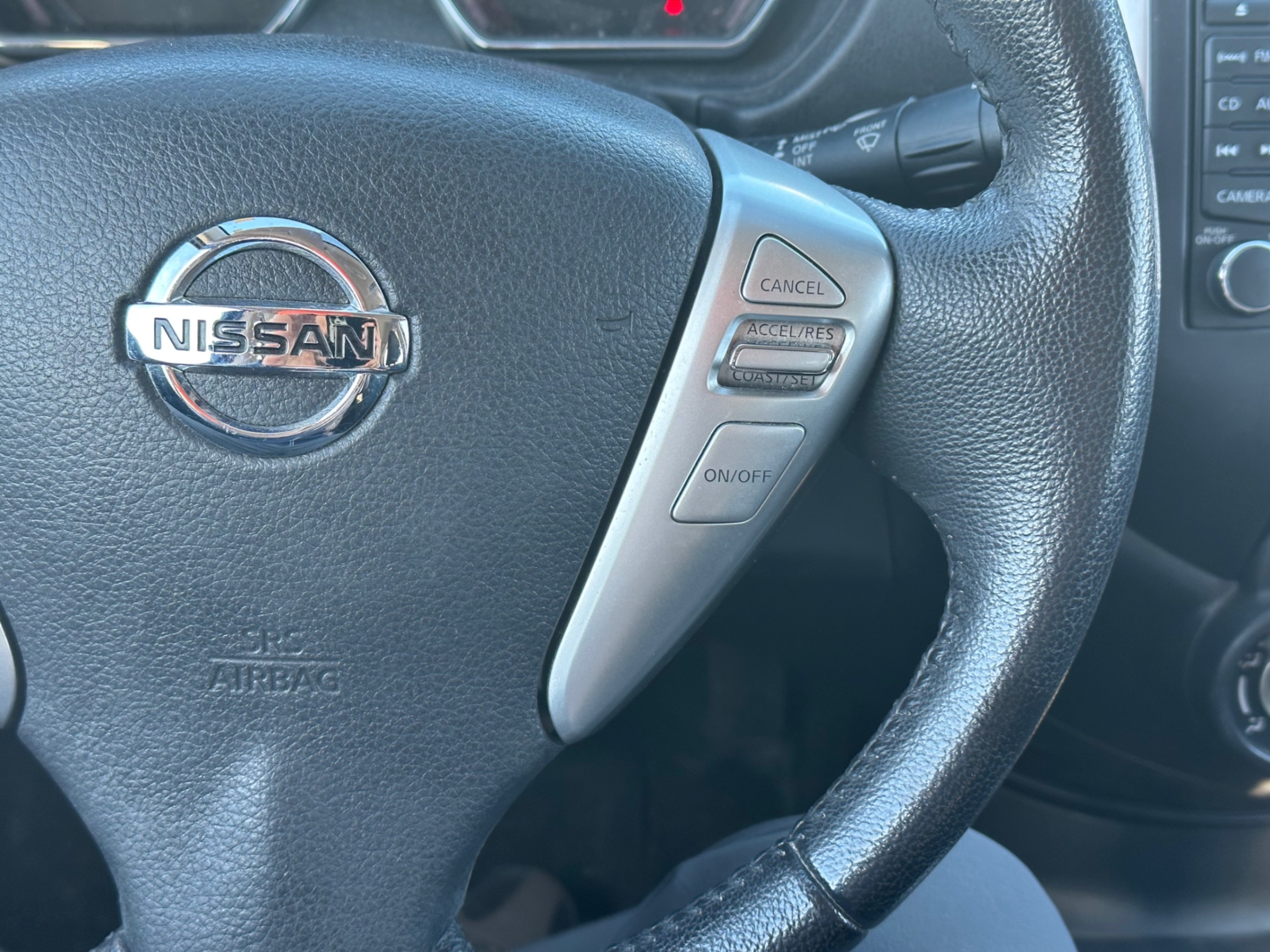 /gundhu/2014-Nissan-VersaNote-01845459305587771.jpg