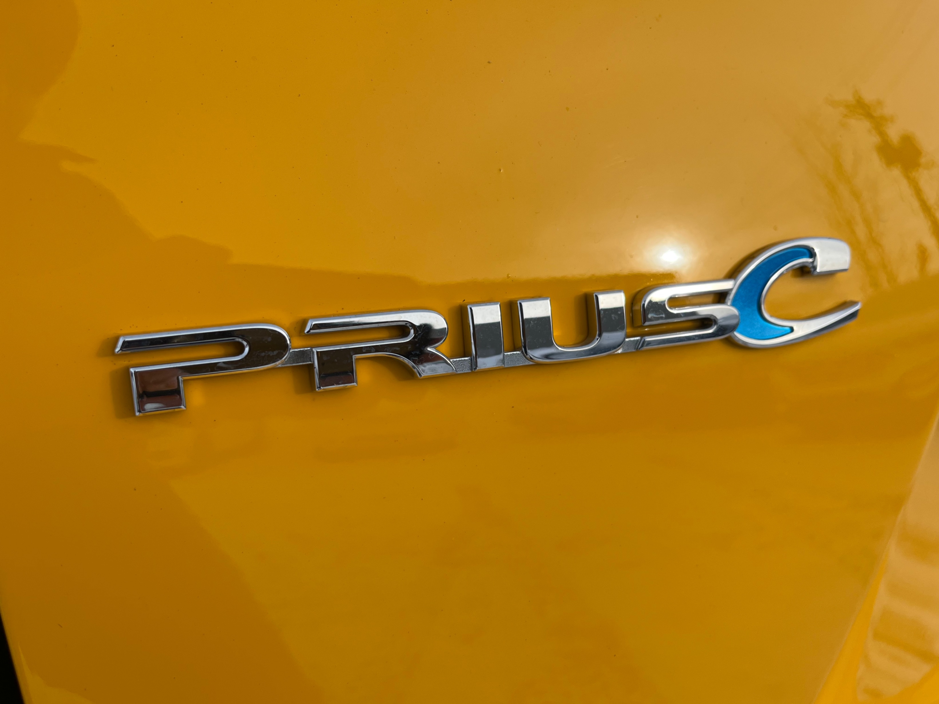 /gundhu/2014-Toyota-Priusc-02775599134763973.jpg