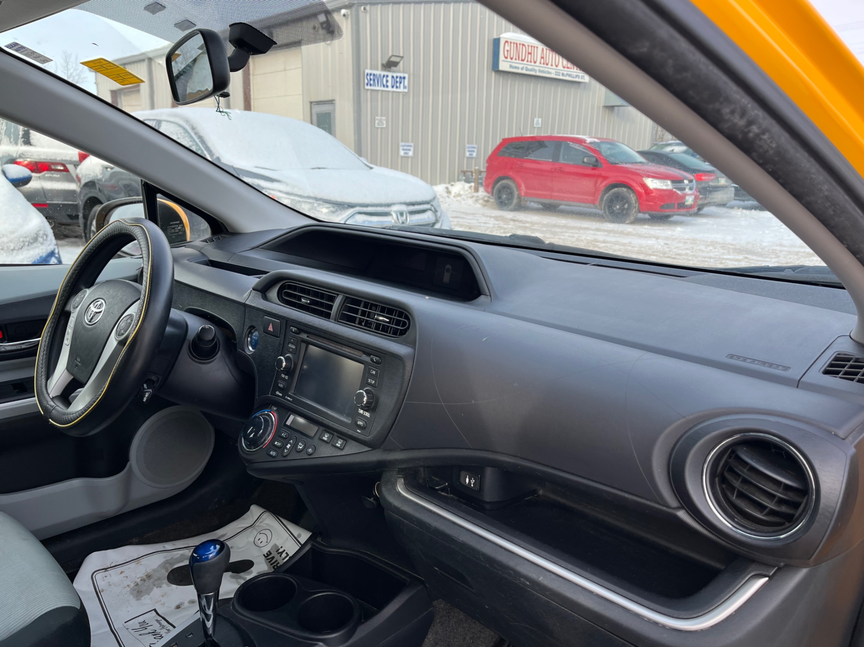 /gundhu/2014-Toyota-Priusc-02989612741010572.jpg