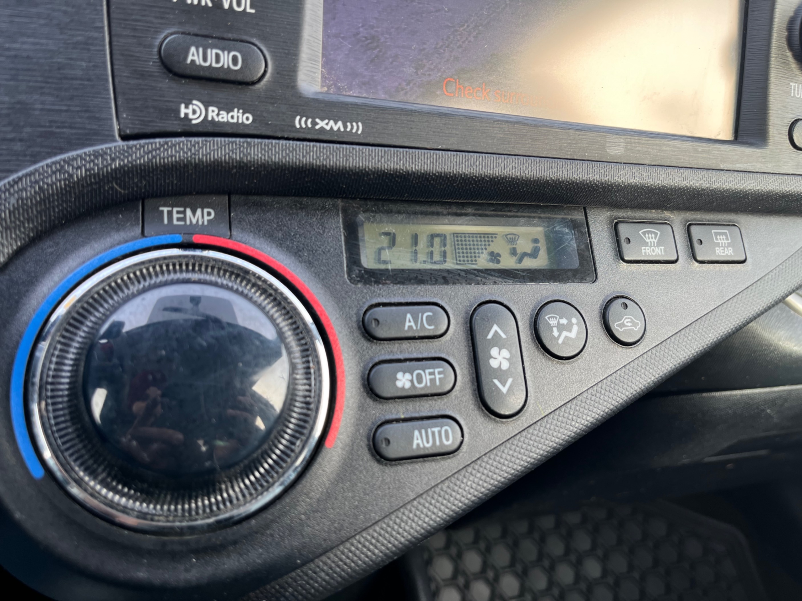 /gundhu/2014-Toyota-Priusc-12540356316668055.jpg